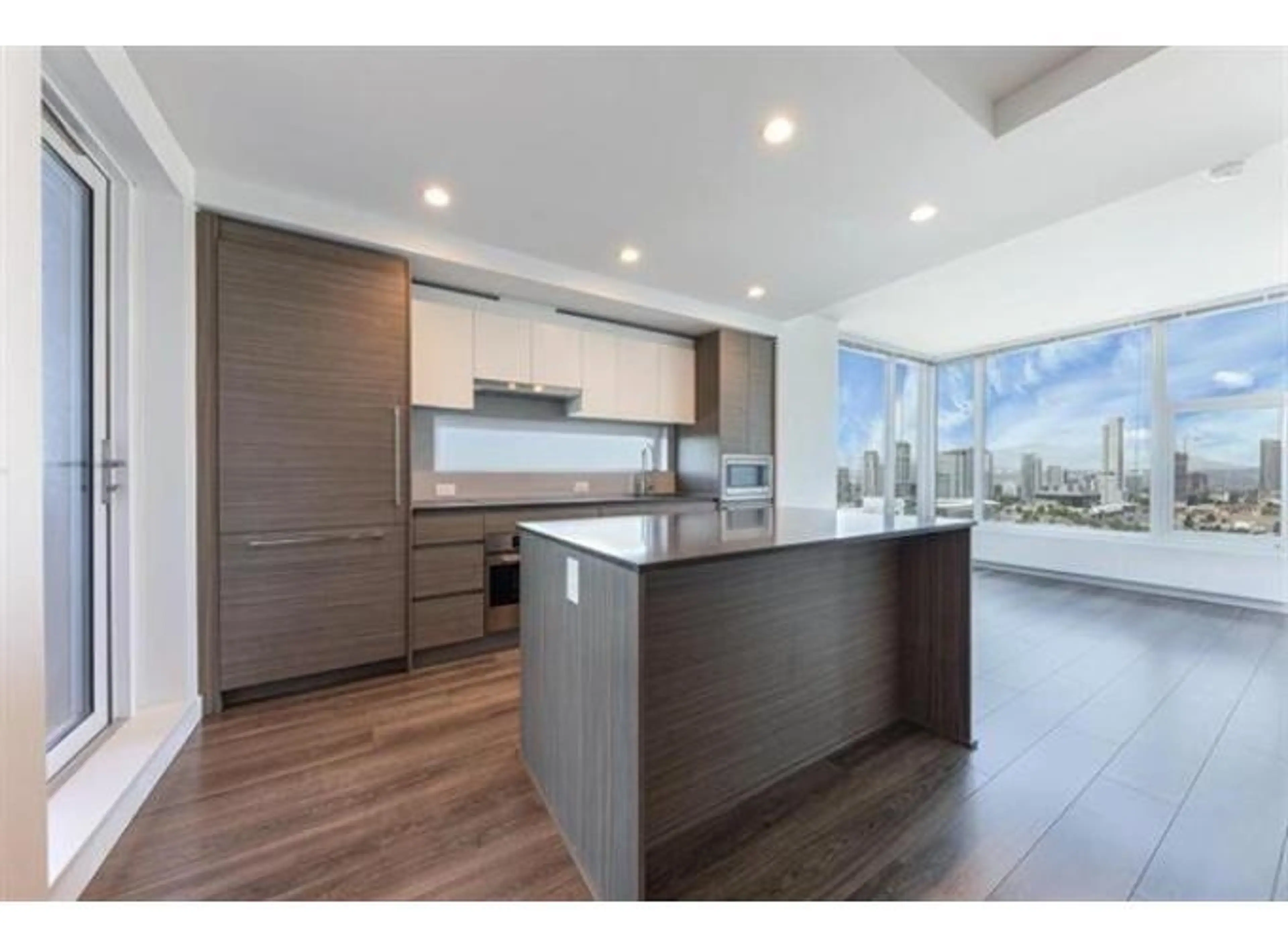 Property at #2704 13615 FRASER HIGHWAY, Surrey, BC