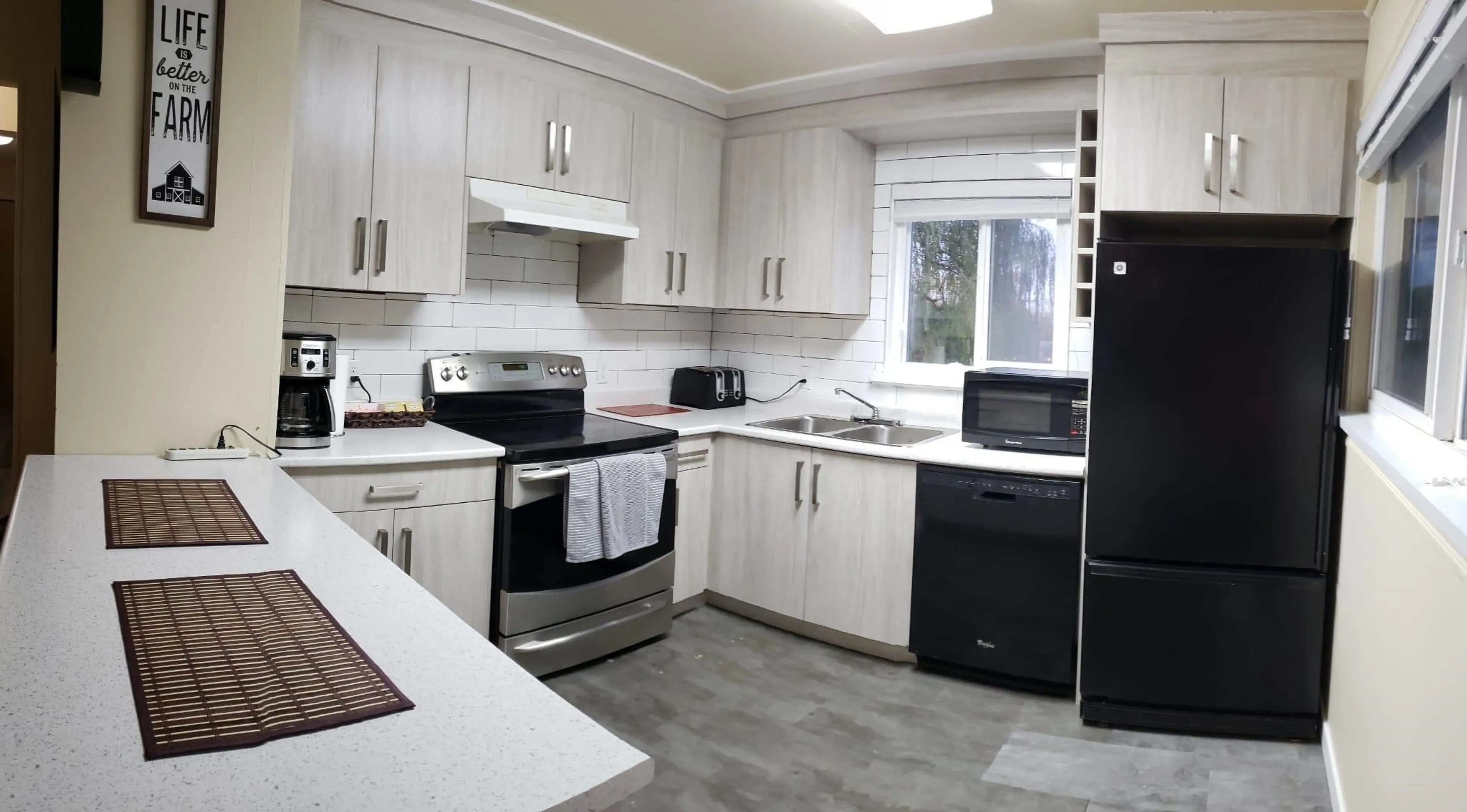 Property at 24611 DEWDNEY TRUNK ROAD, Maple Ridge, BC