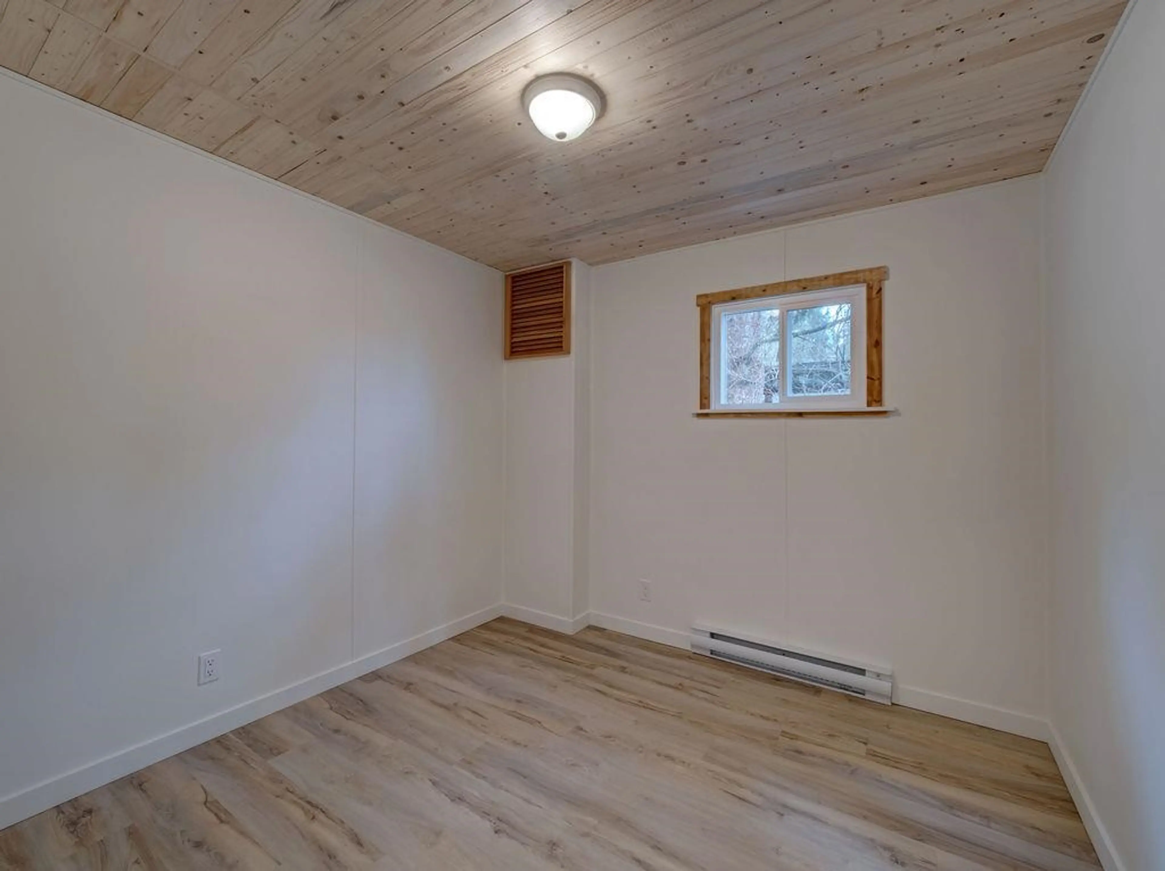 Property at #28 1413 SUNSHINE COAST HIGHWAY, Gibsons, BC