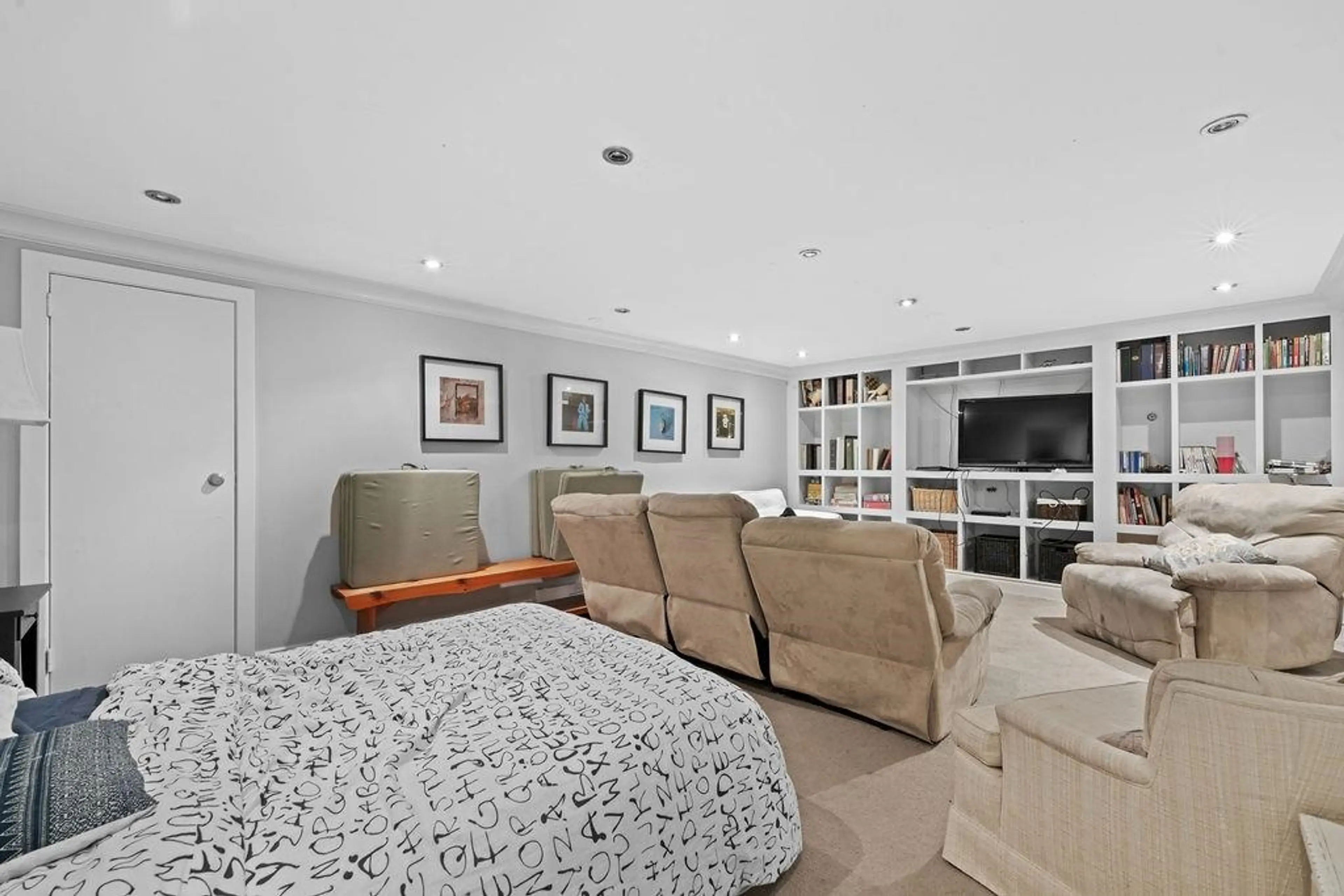 Property at 3955 HIGHLAND BOULEVARD, North Vancouver, BC