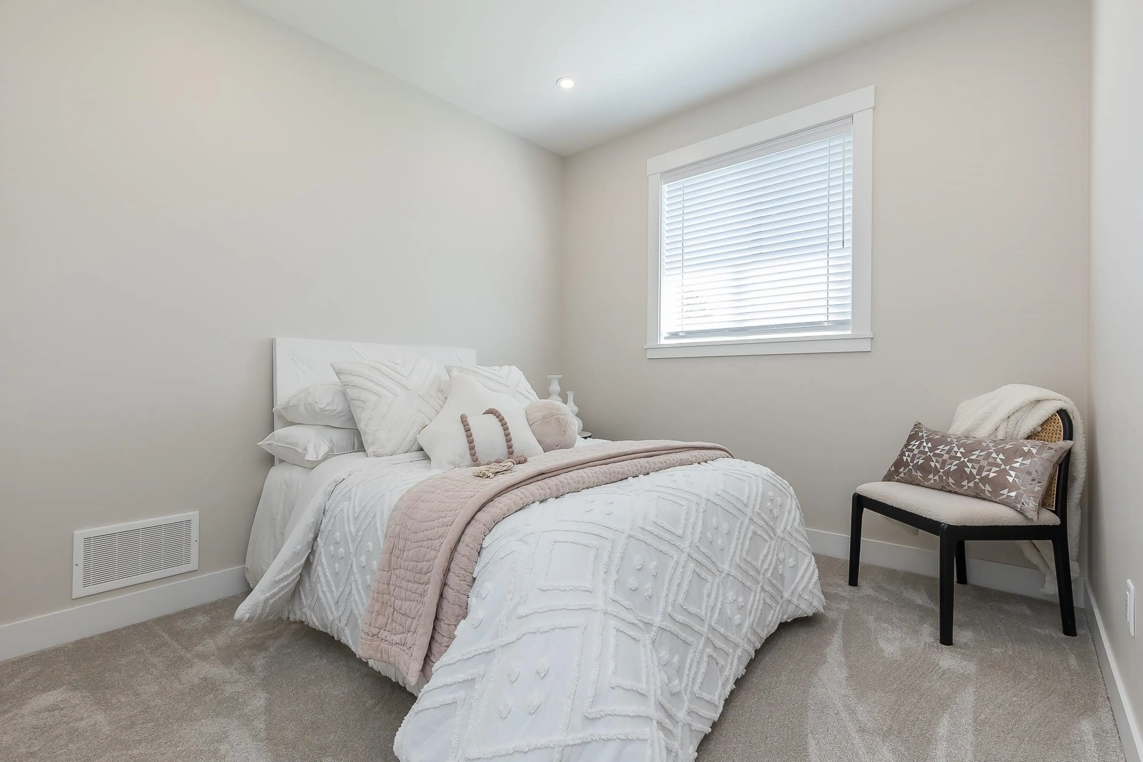 Property at #102 6211 CHILLIWACK RIVER ROAD, Chilliwack, BC