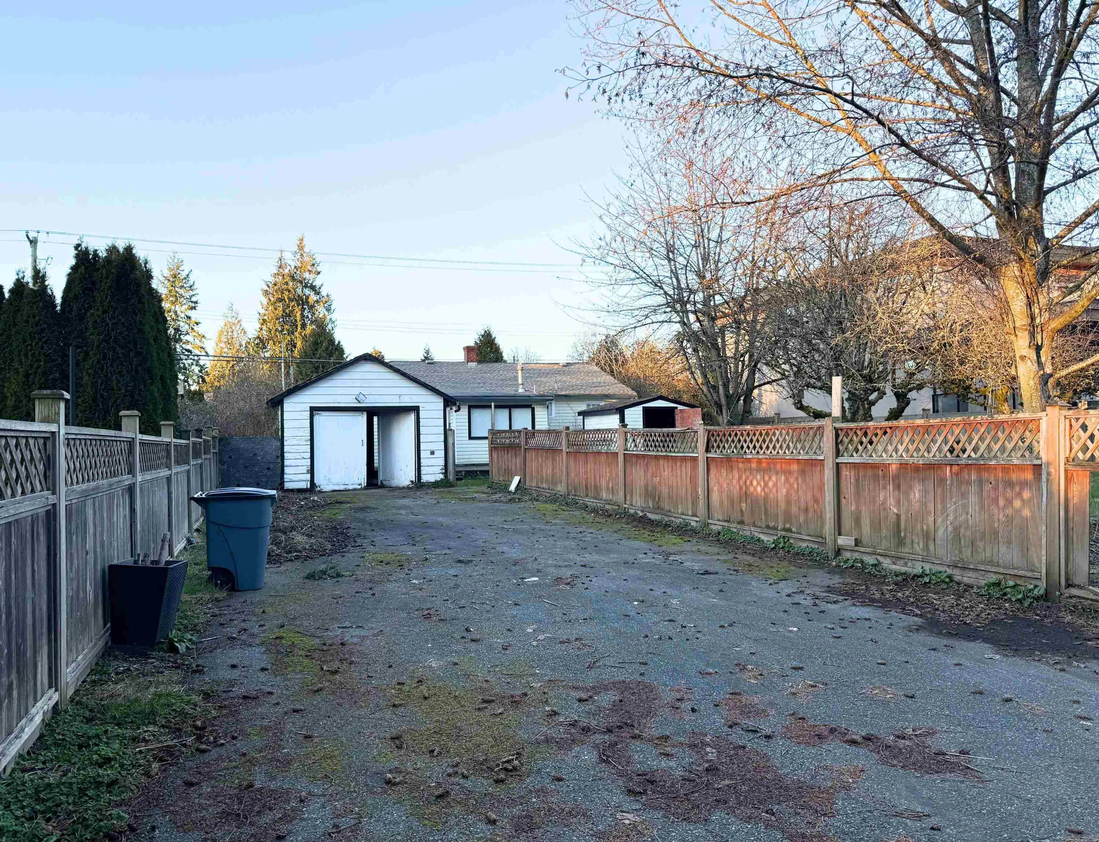 Property at 14068 NORTH BLUFF ROAD, White Rock, BC