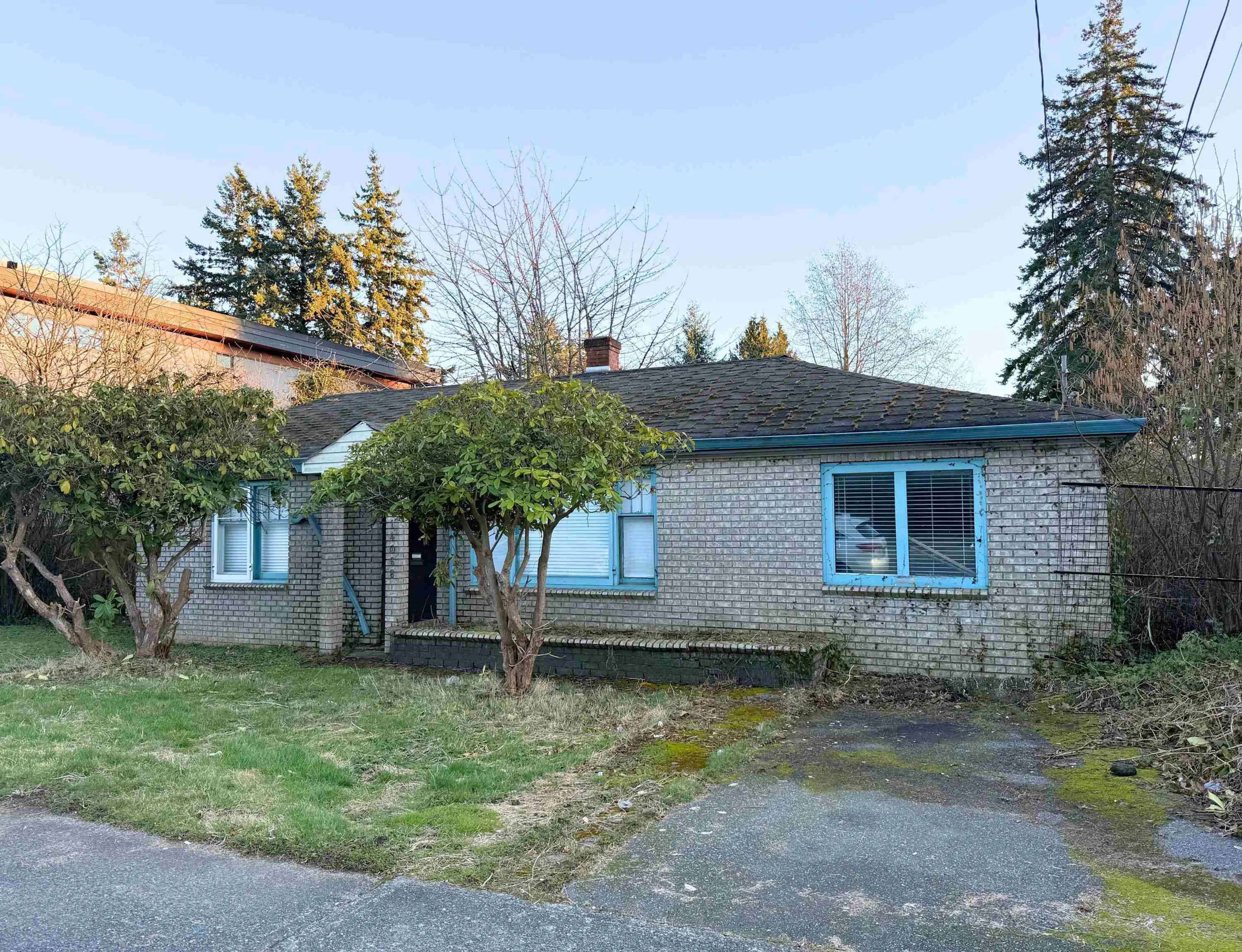 Property at 14068 NORTH BLUFF ROAD, White Rock, BC