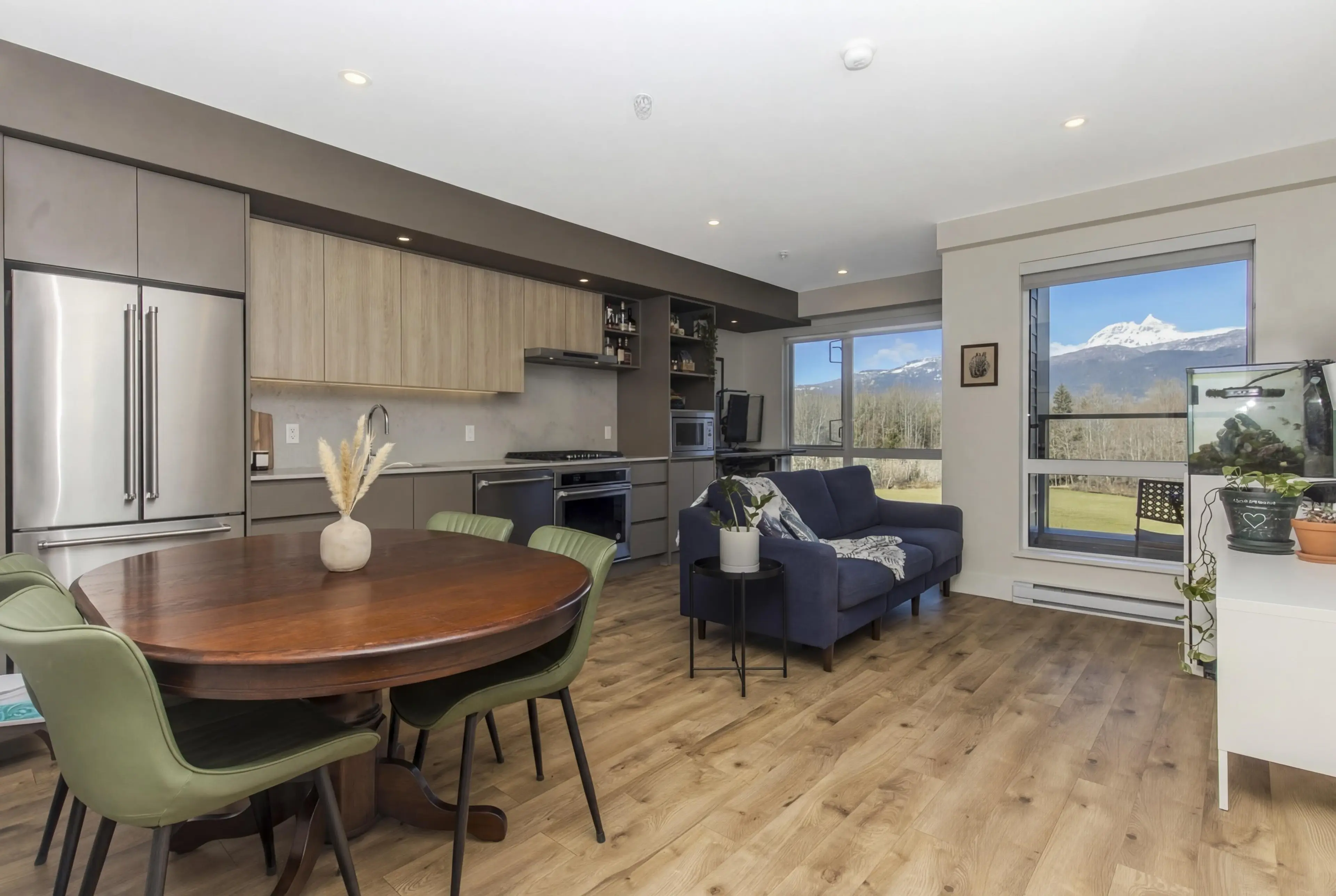 Property at #610 38362 BUCKLEY AVENUE, Squamish, BC