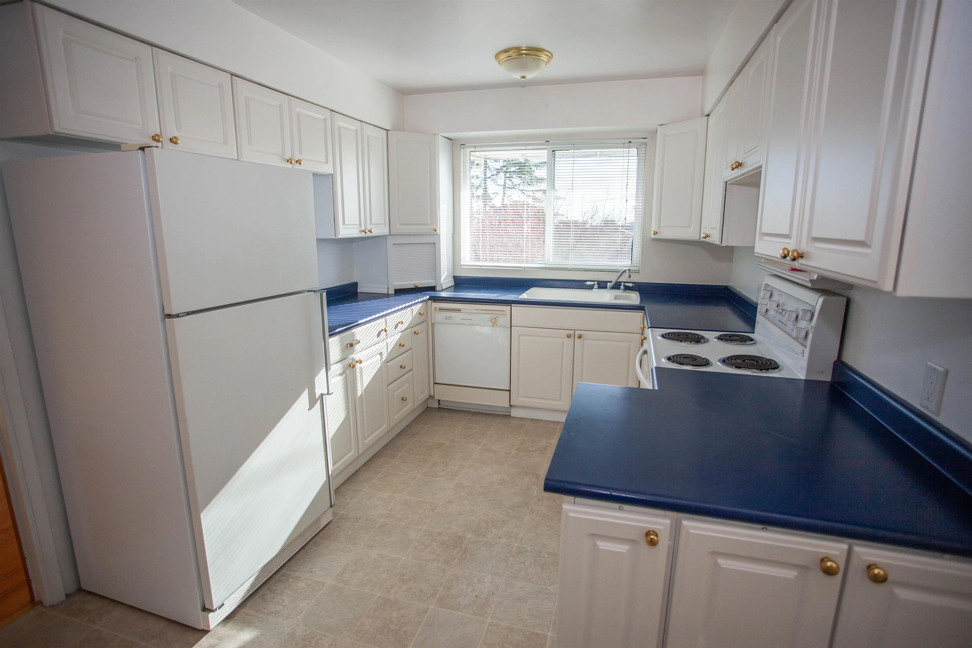 Property at 14451 MANN PARK CRESCENT, White Rock, BC