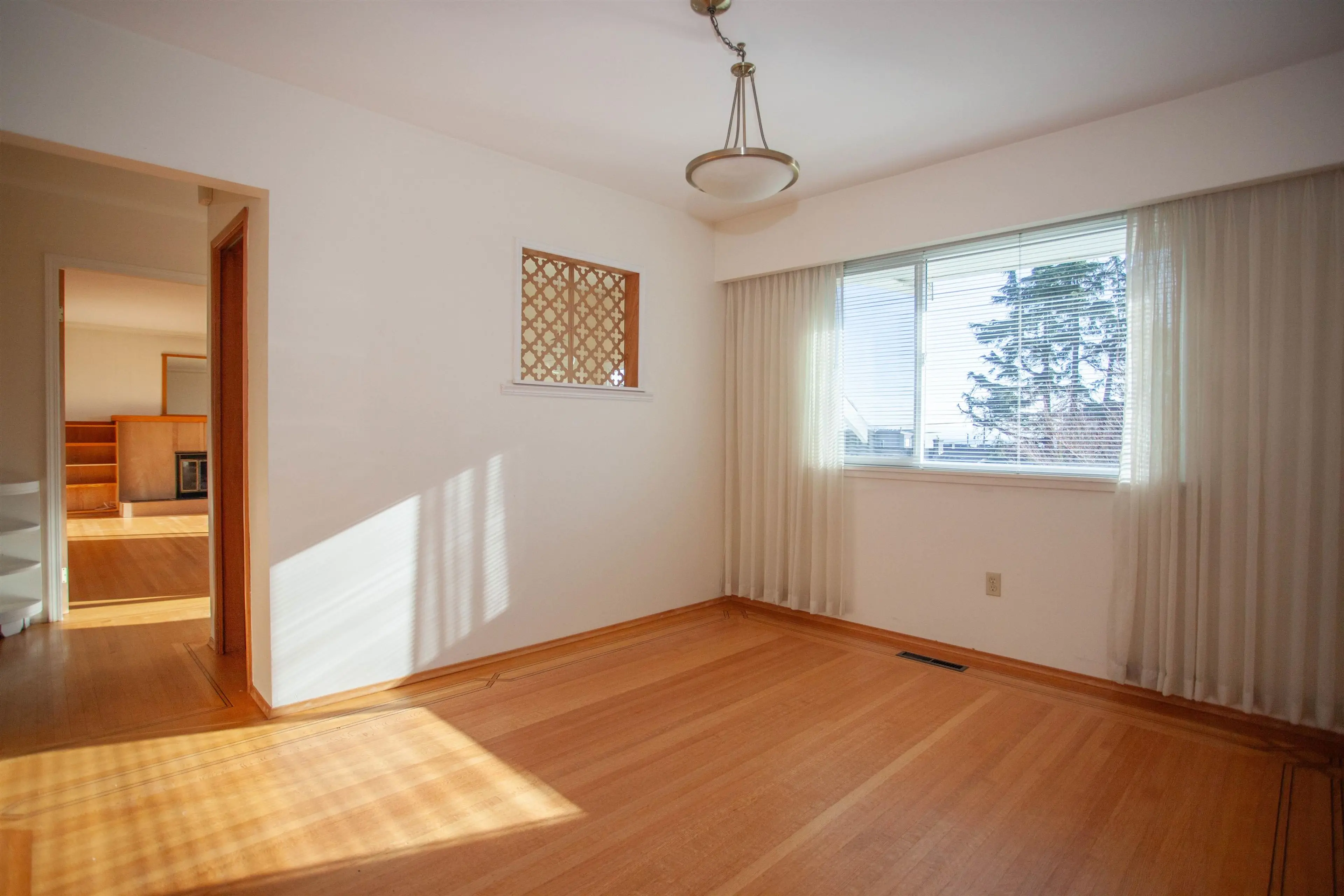 Property at 14451 MANN PARK CRESCENT, White Rock, BC