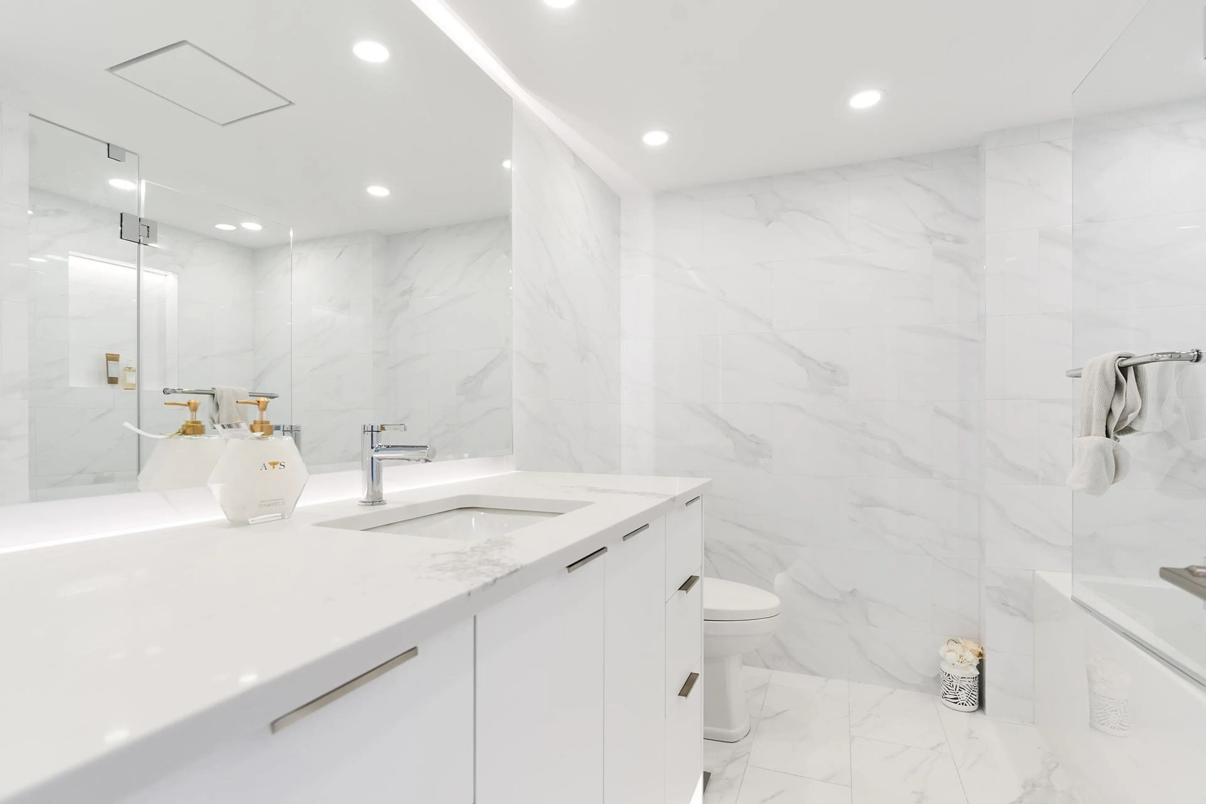 Property at #903 995 ROCHE POINT DRIVE, North Vancouver, BC