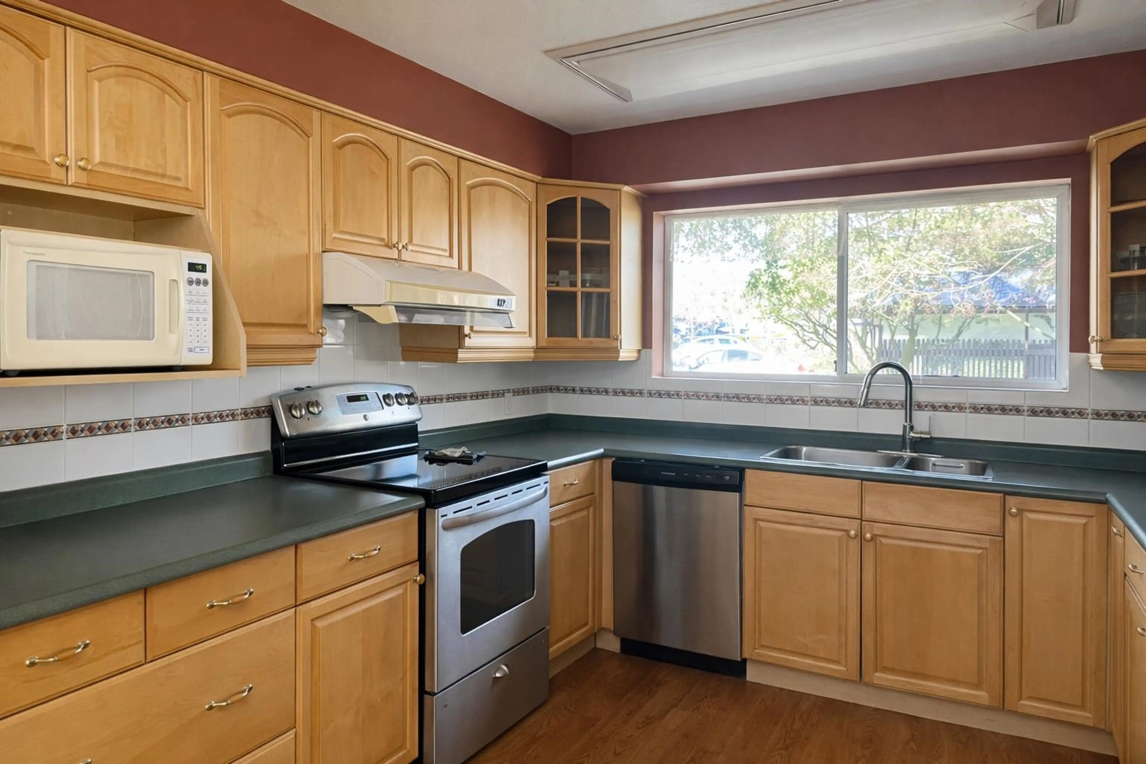 Property at 7594 118 STREET, Delta, BC