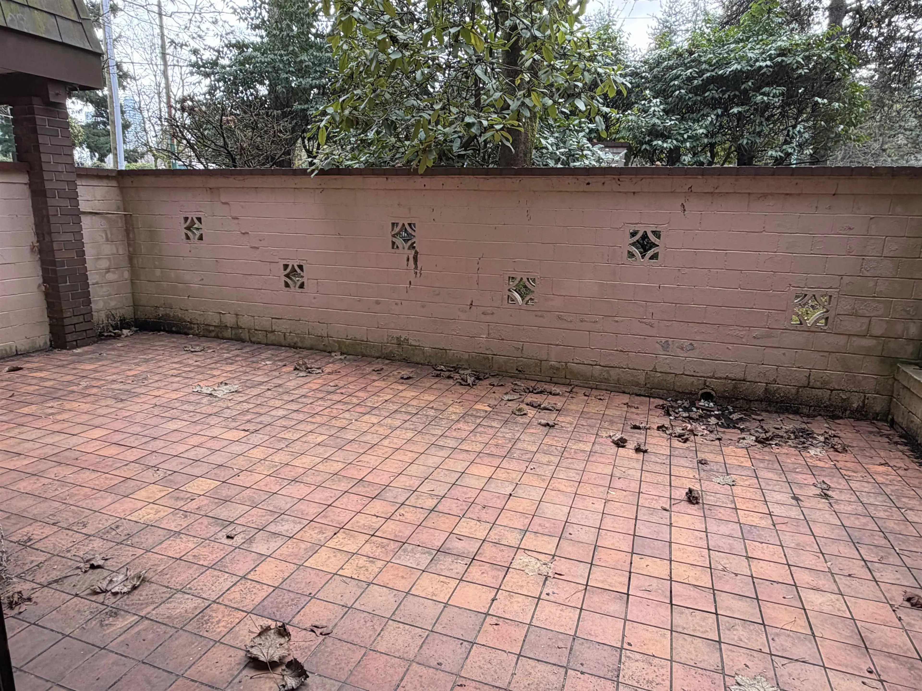 Property at #109 3925 KINGSWAY, Burnaby, BC