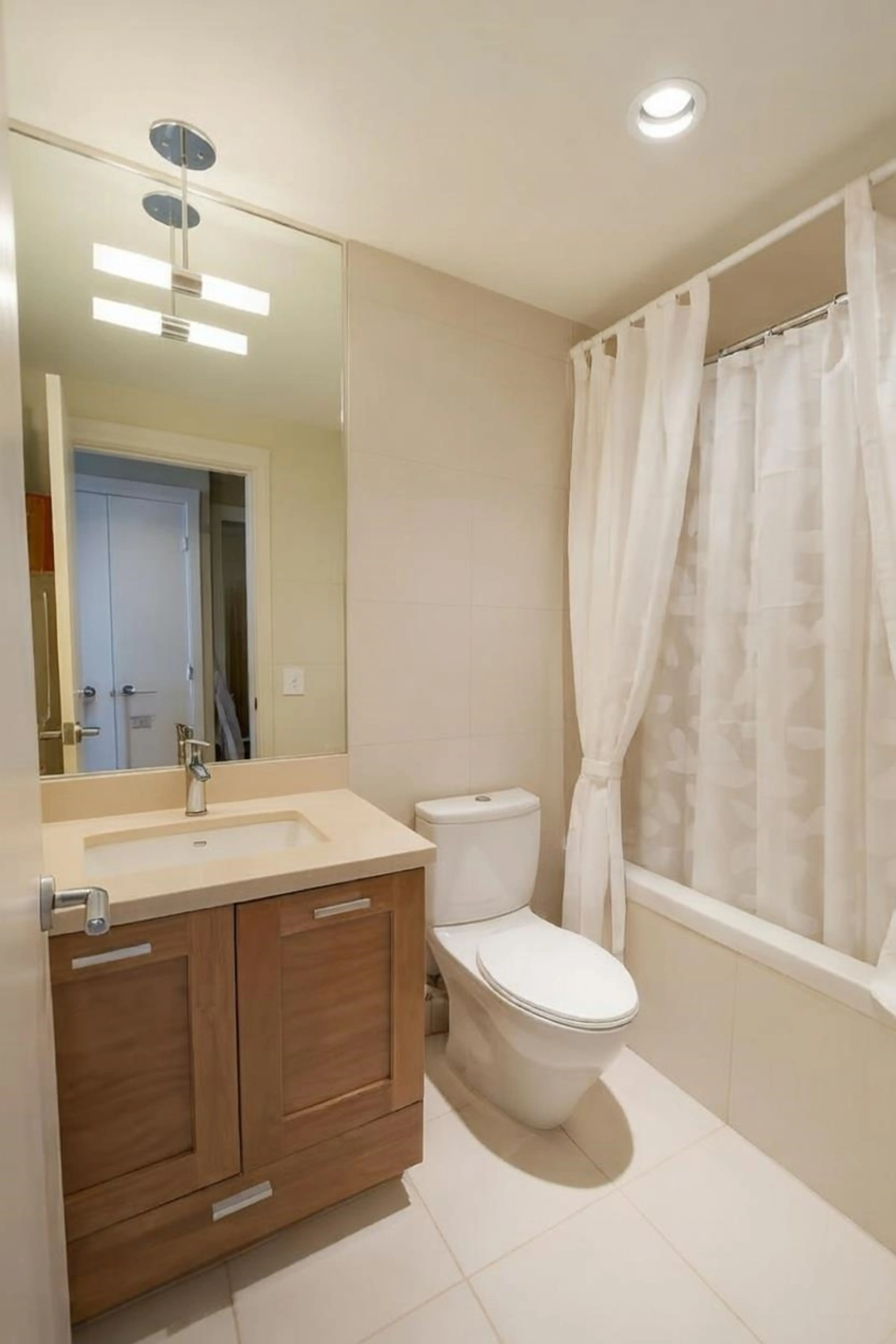 Property at #1705 15152 RUSSELL AVENUE, White Rock, BC