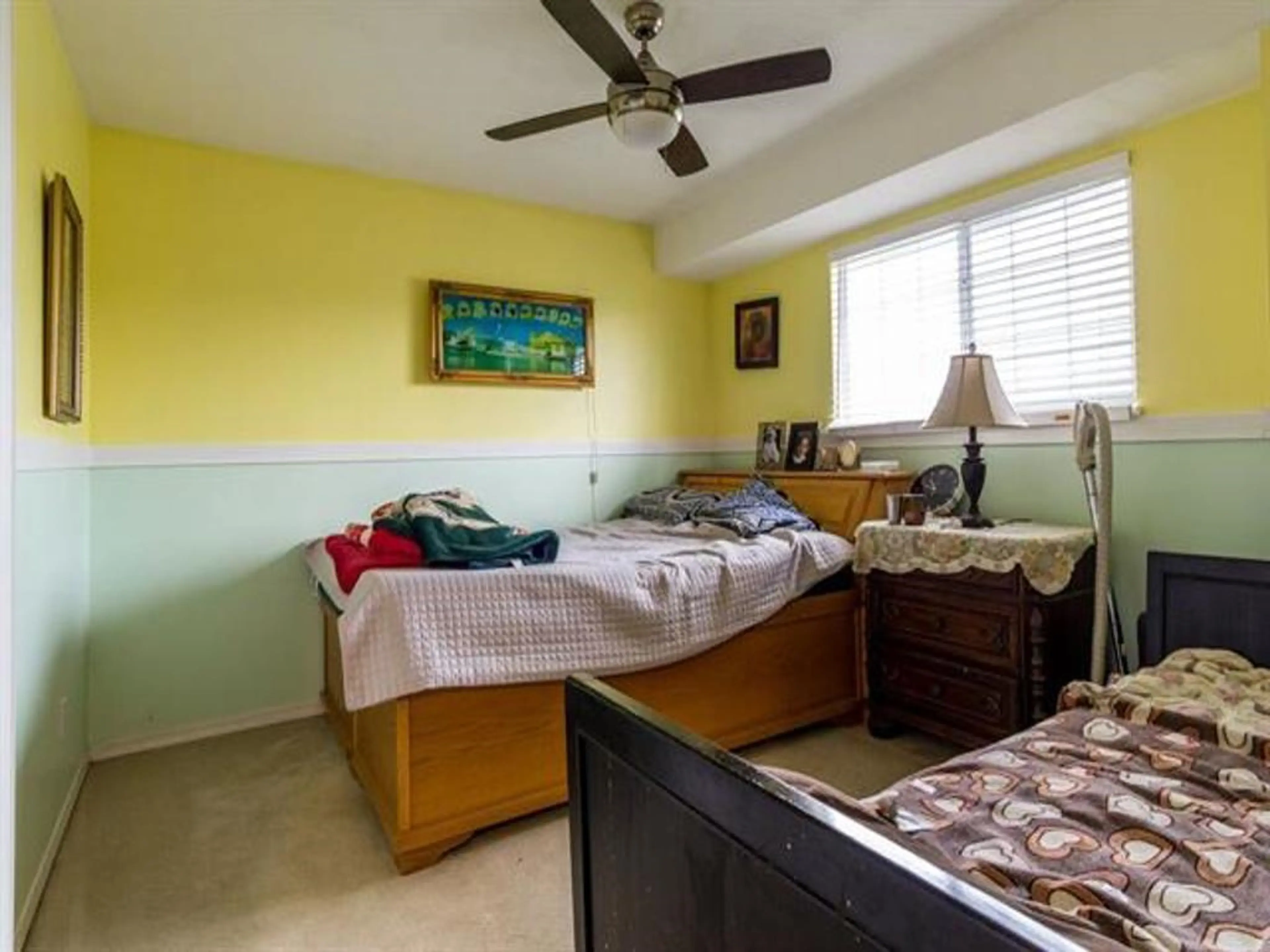 Property at 32350 W GOLDEN AVENUE, Abbotsford, BC