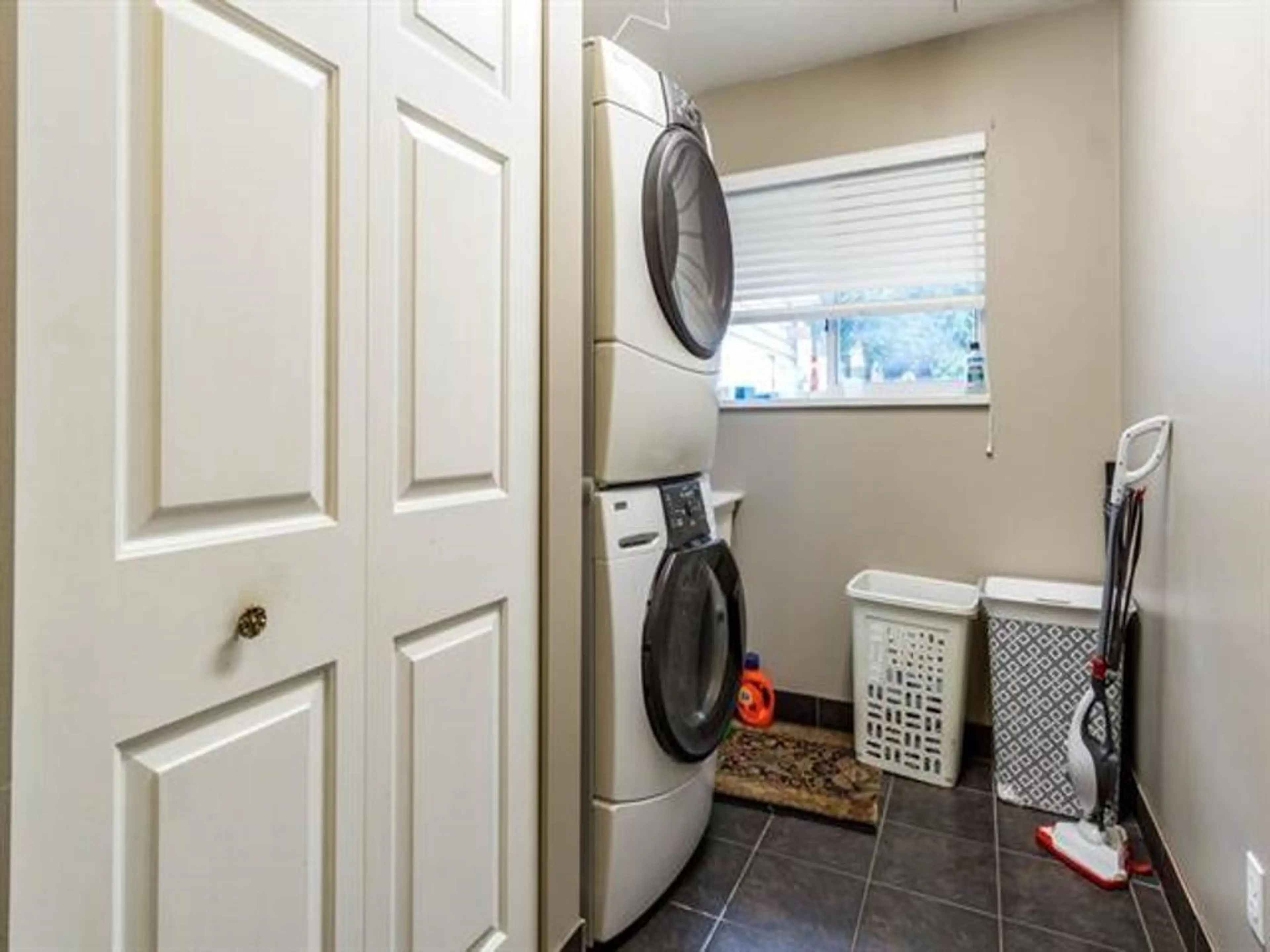 Property at 32350 W GOLDEN AVENUE, Abbotsford, BC