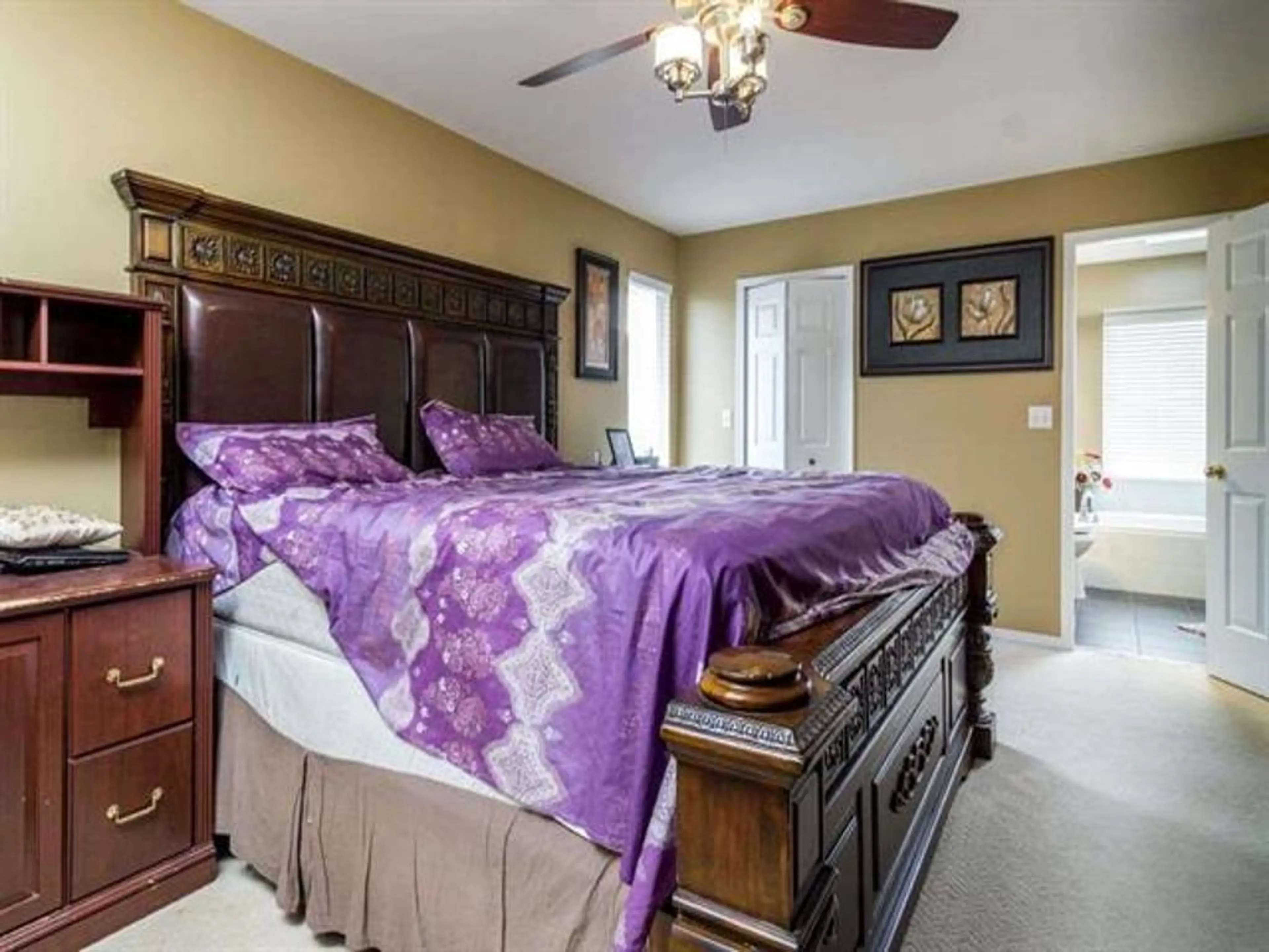 Property at 32350 W GOLDEN AVENUE, Abbotsford, BC