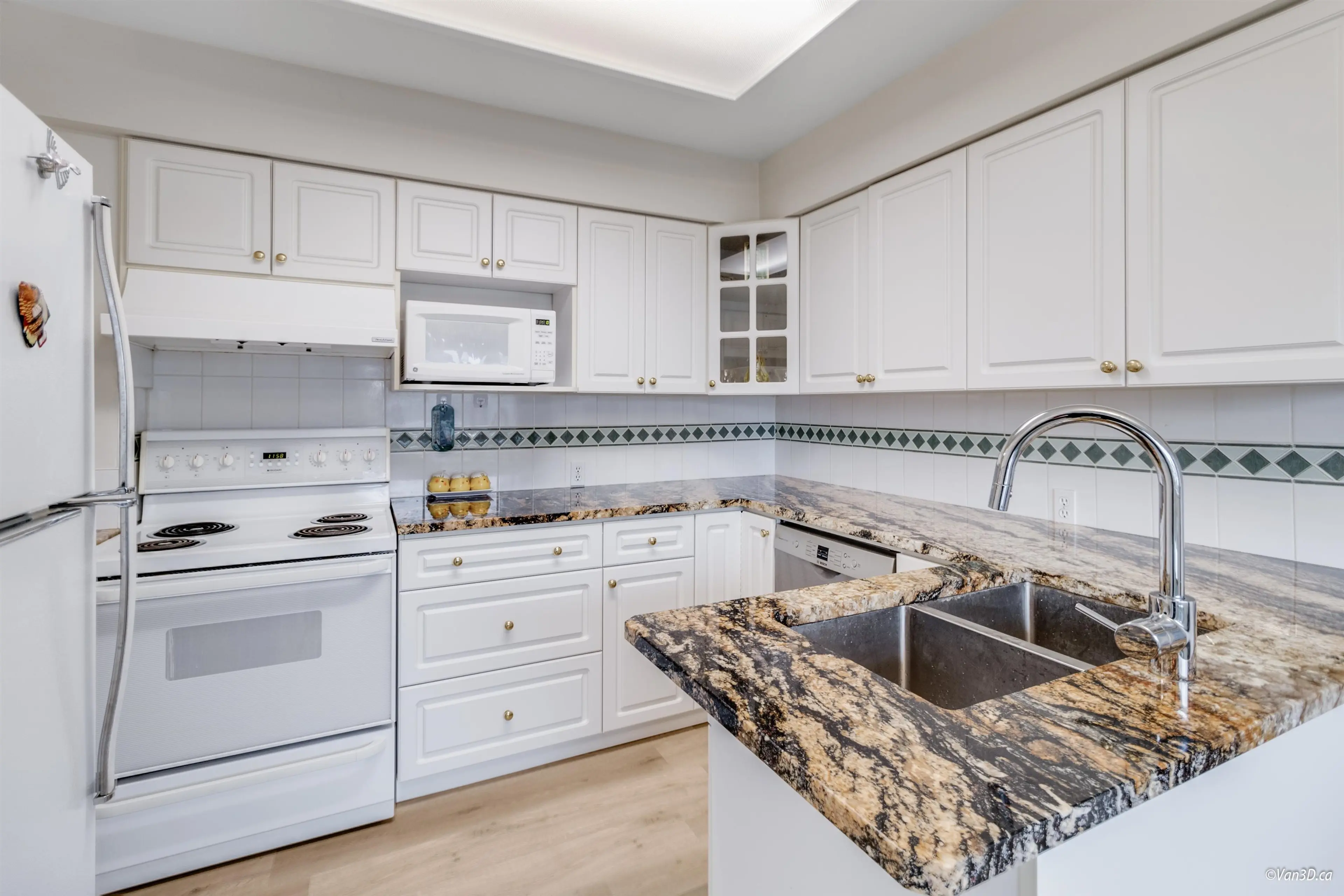 Property at 6555 ST. CHARLES PLACE, Burnaby, BC