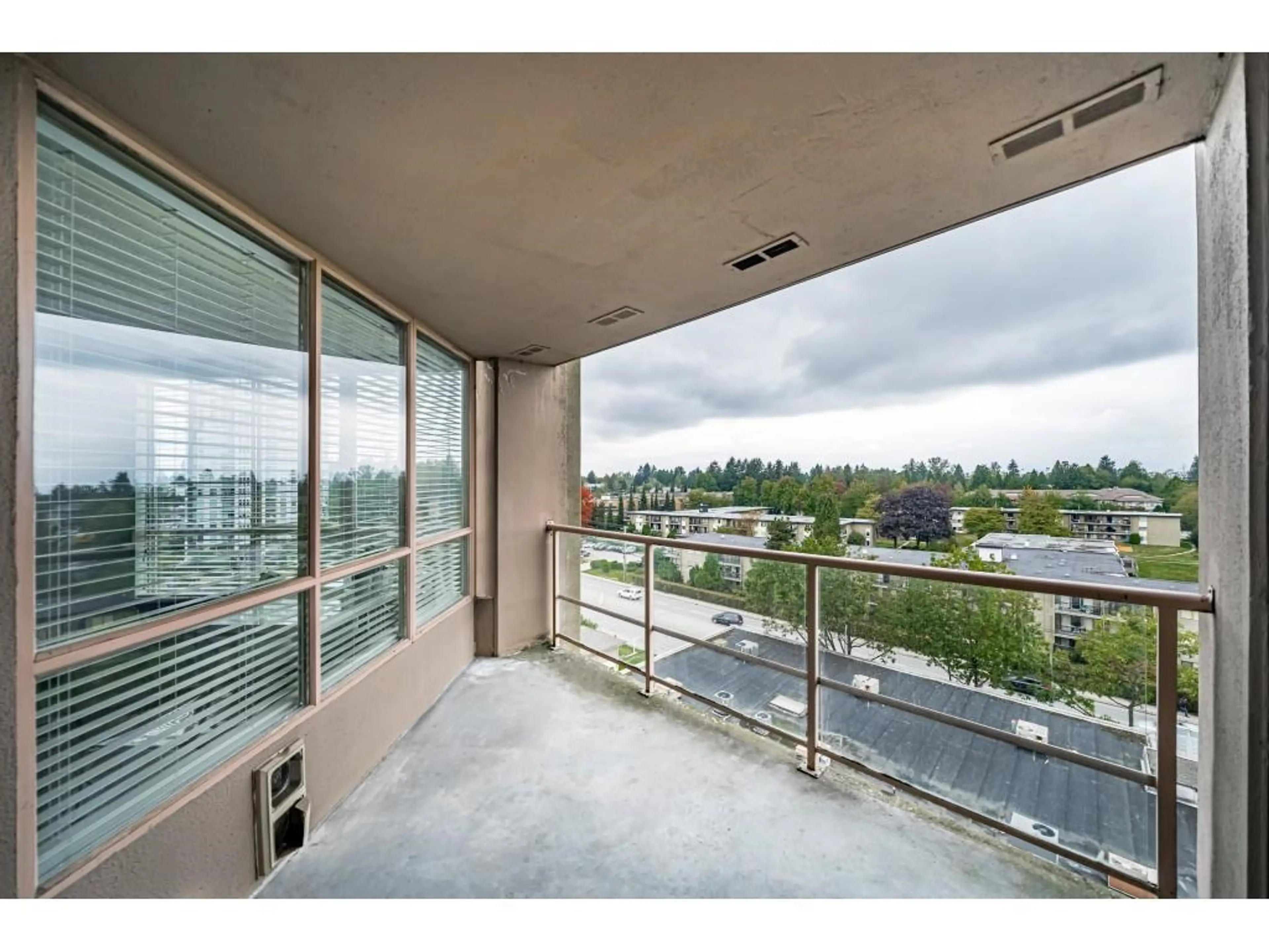 Property at #806 14881 103A AVENUE, Surrey, BC