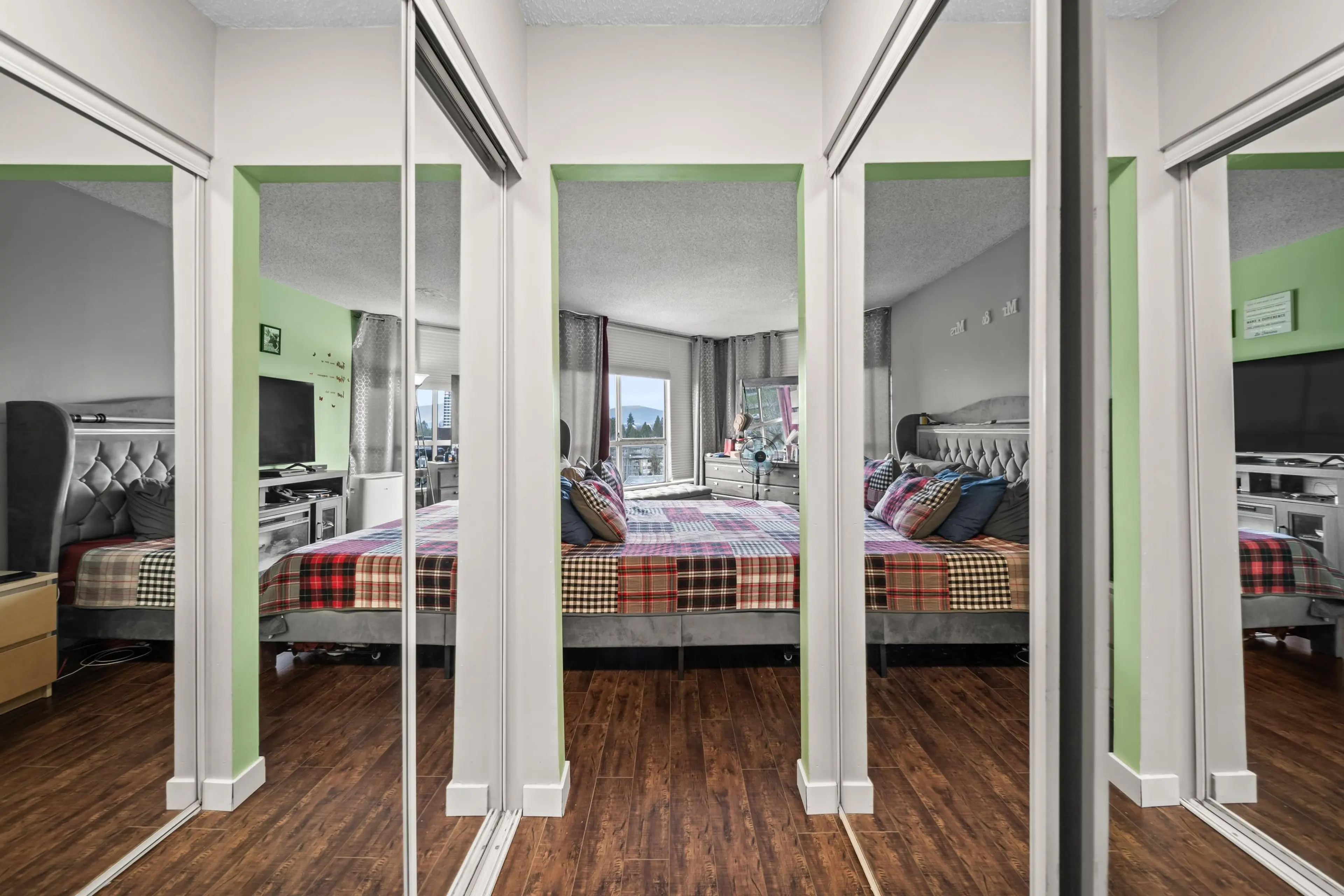 Property at #806 14881 103A AVENUE, Surrey, BC