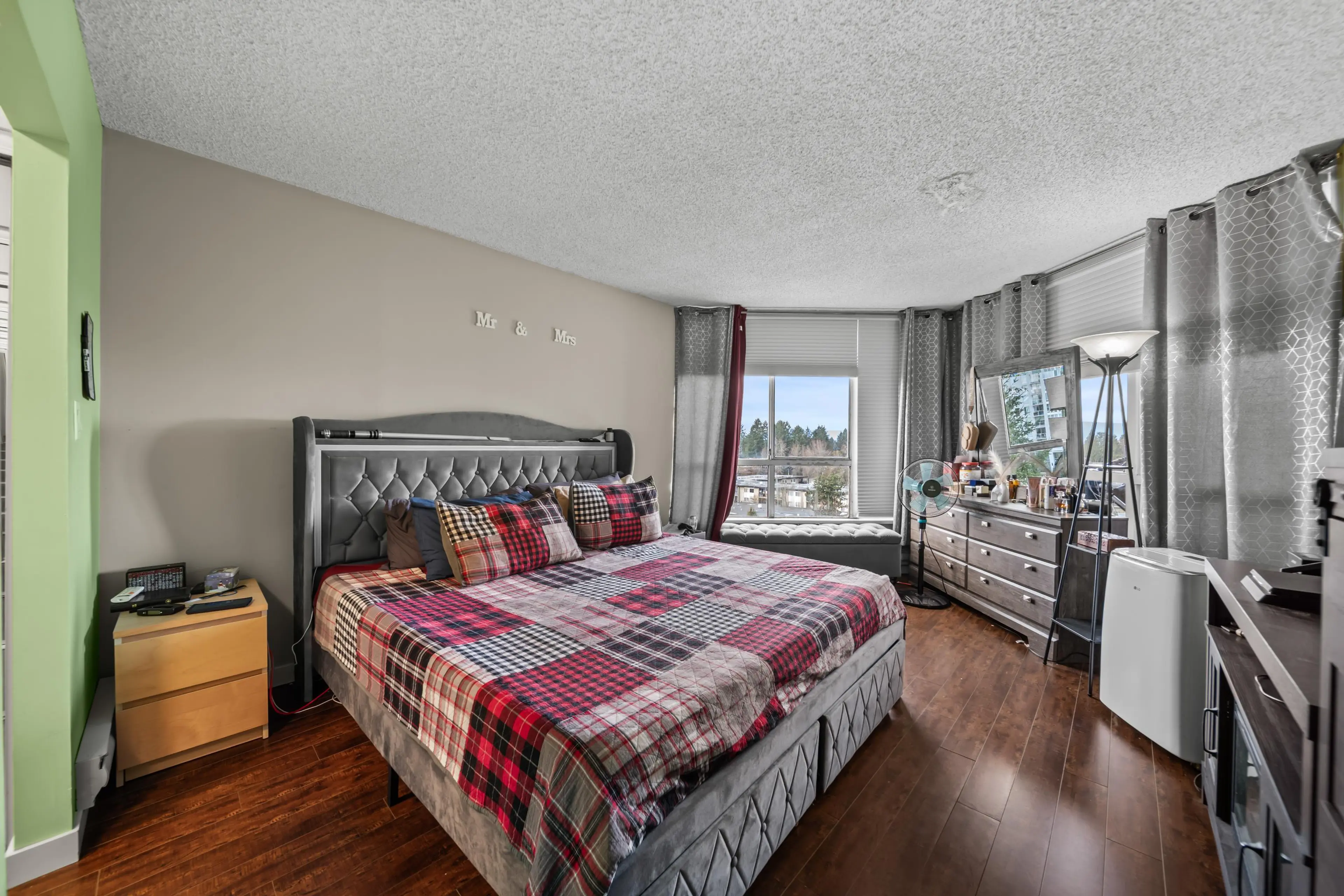 Property at #806 14881 103A AVENUE, Surrey, BC