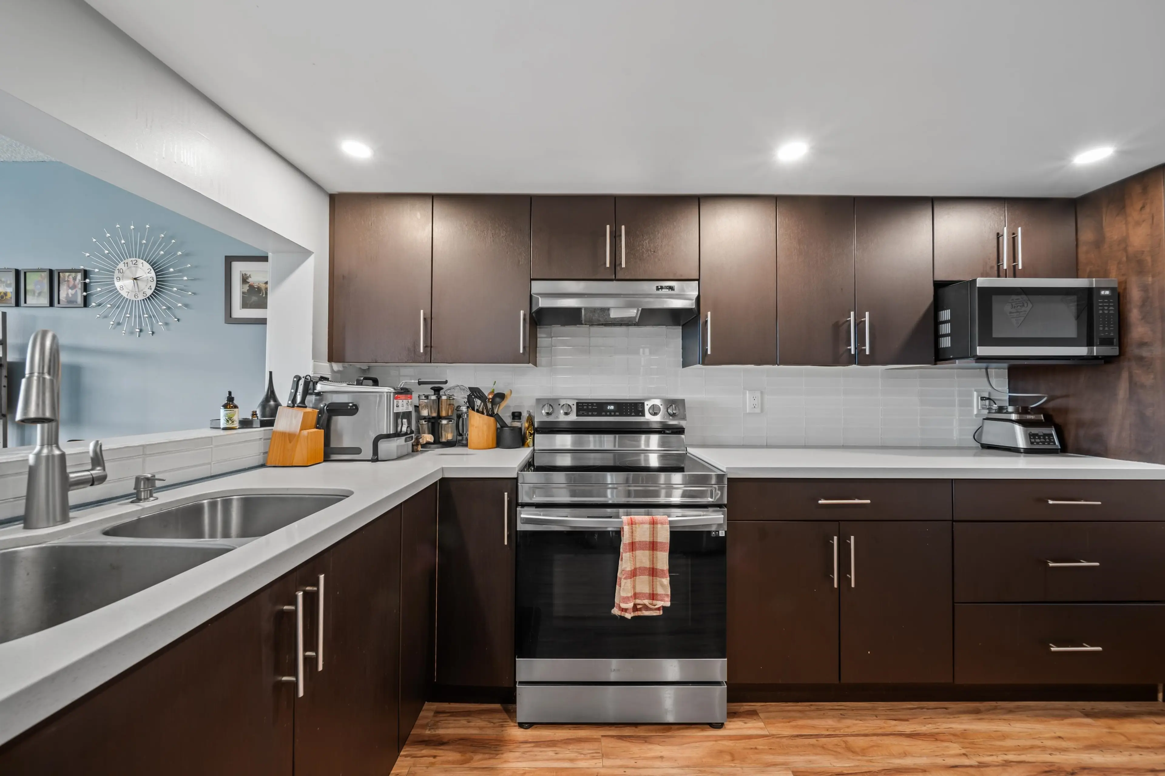 Property at #806 14881 103A AVENUE, Surrey, BC