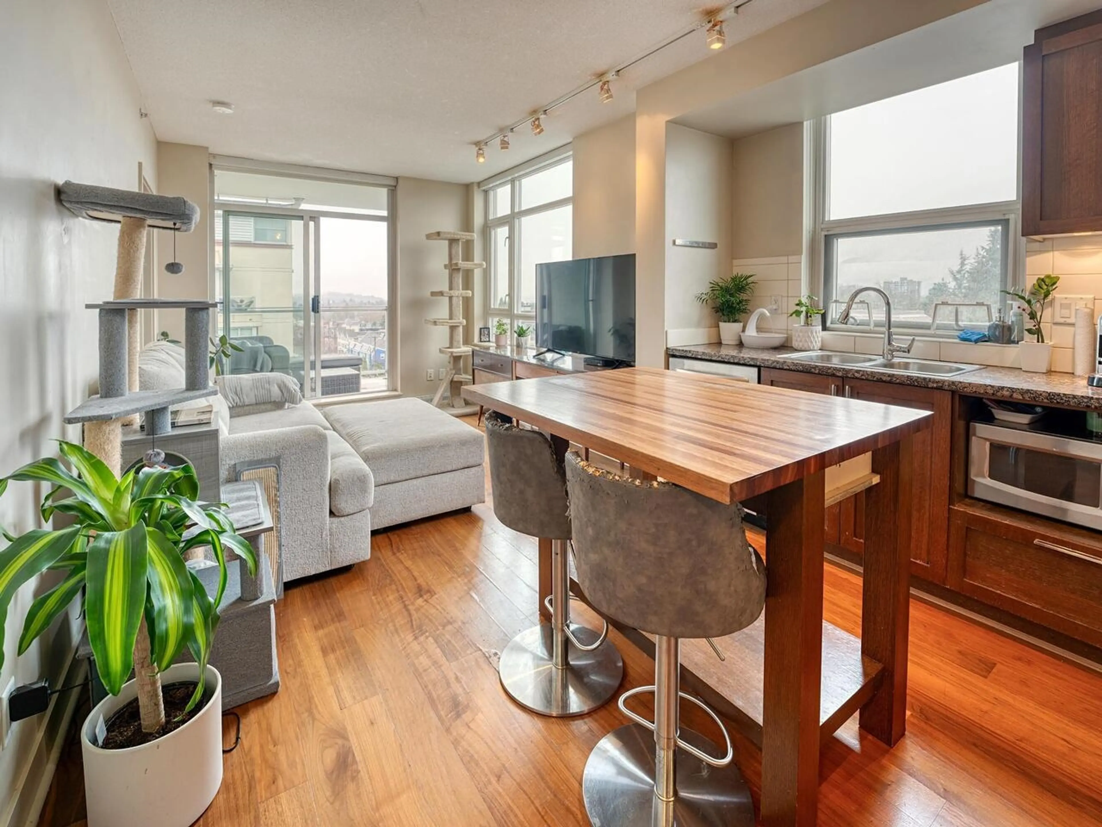 Property at #710 2228 W BROADWAY, Vancouver, BC