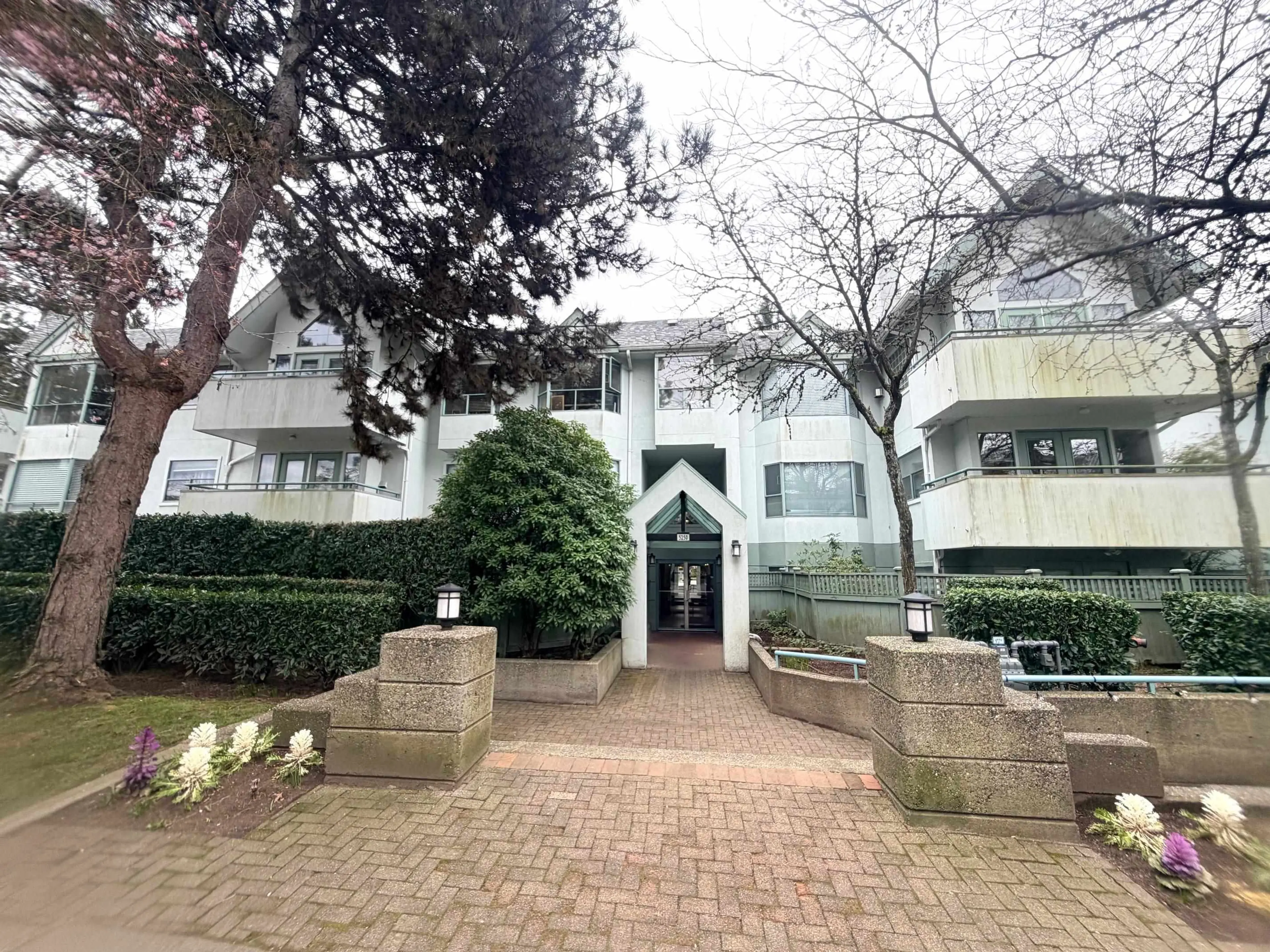 Property at #203 5250 VICTORY STREET, Burnaby, BC
