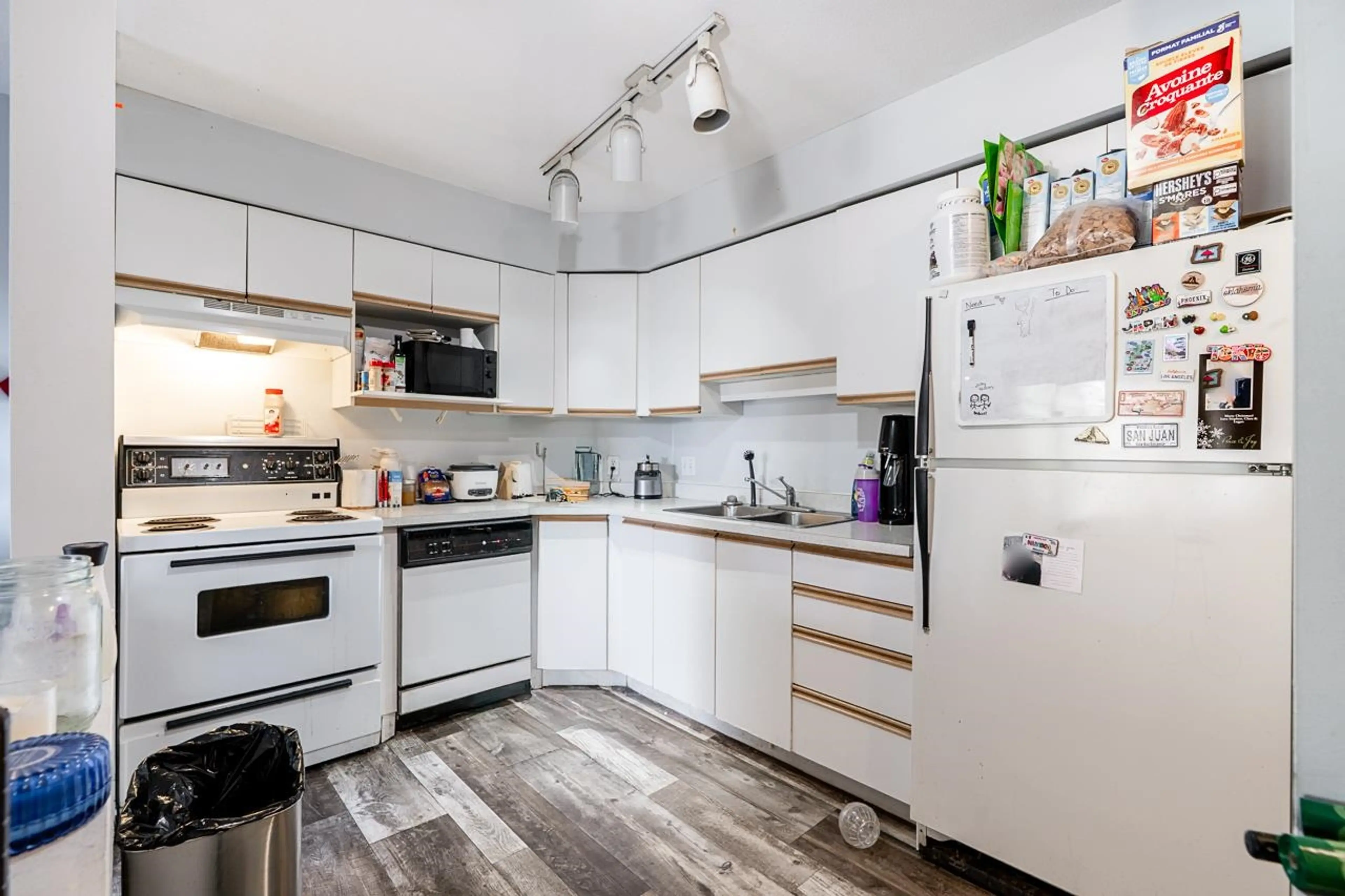 Property at #201 33839 MARSHALL ROAD, Abbotsford, BC