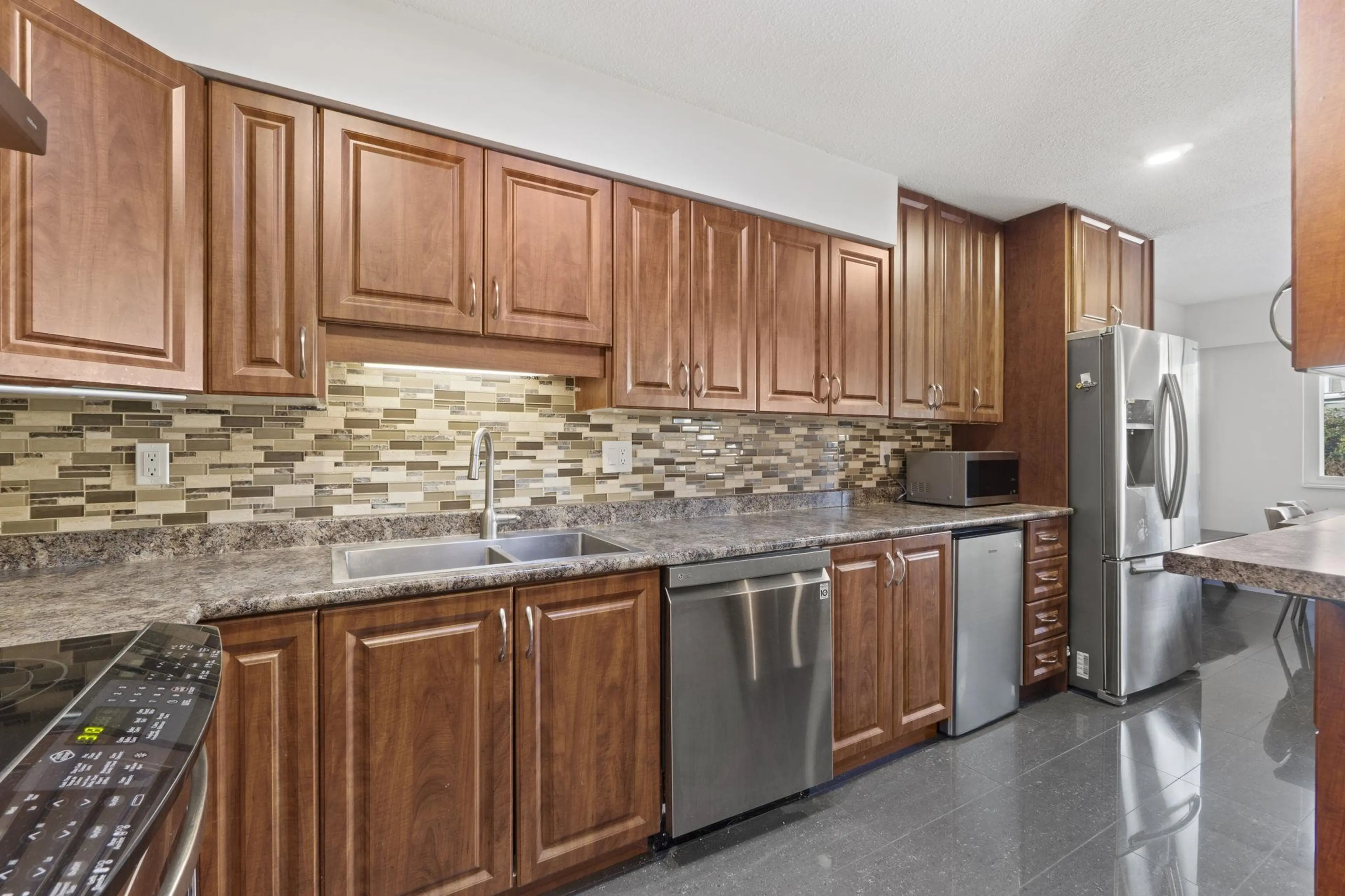 Property at 644 ALDERSON AVENUE, Coquitlam, BC