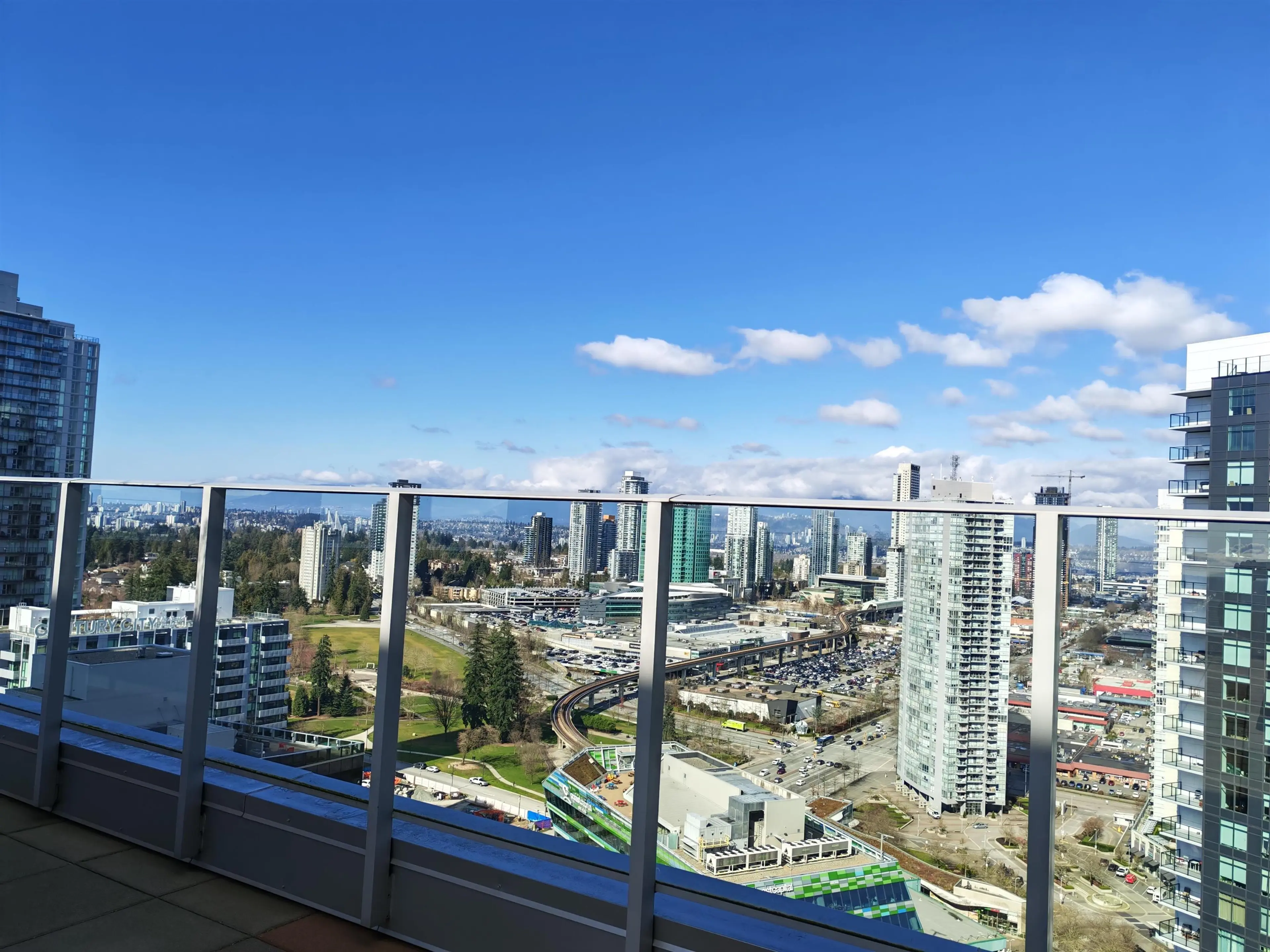 Property at #2609 13655 FRASER HIGHWAY, Surrey, BC