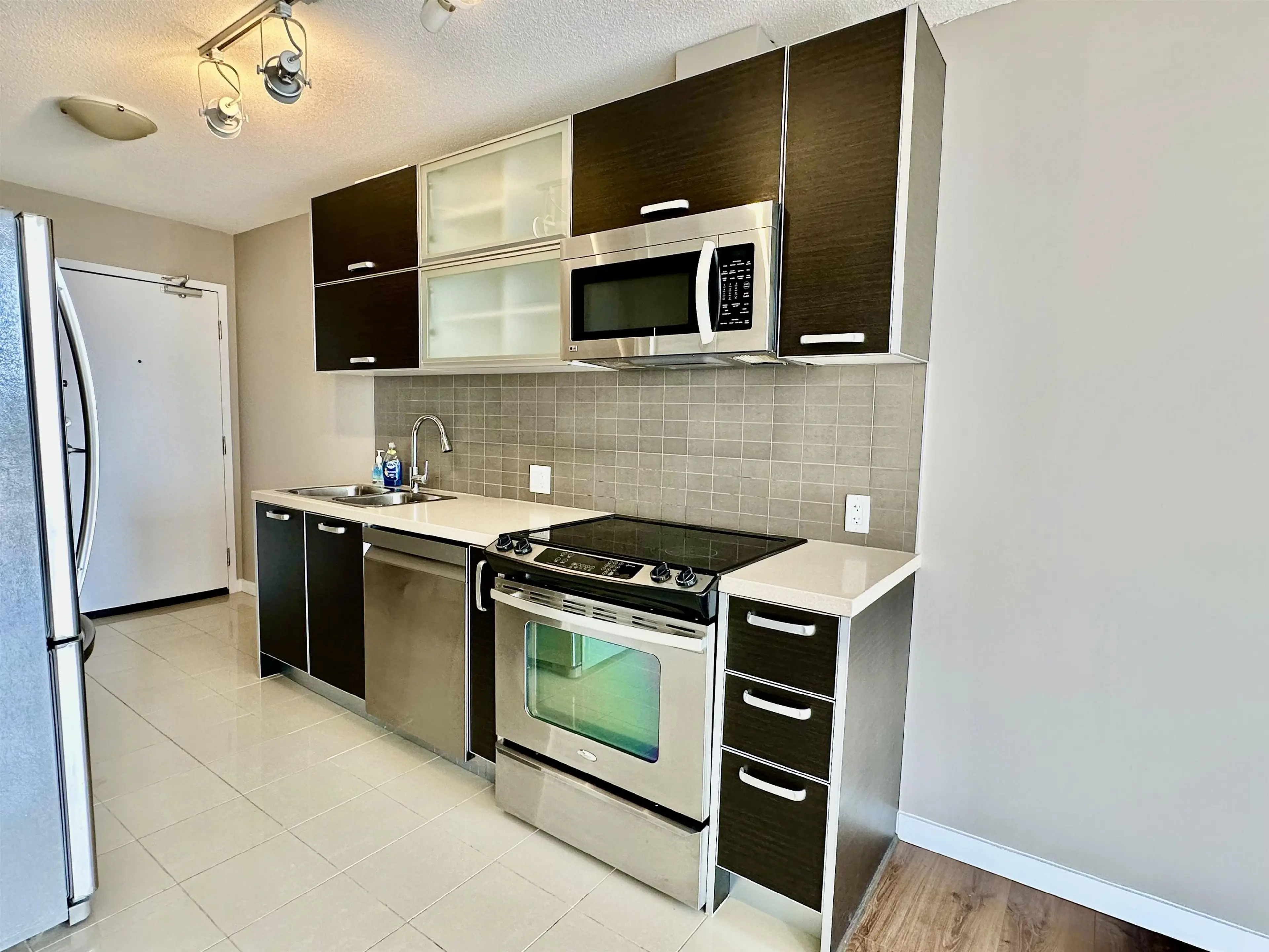 Property at #2805 9981 WHALLEY BOULEVARD, Surrey, BC