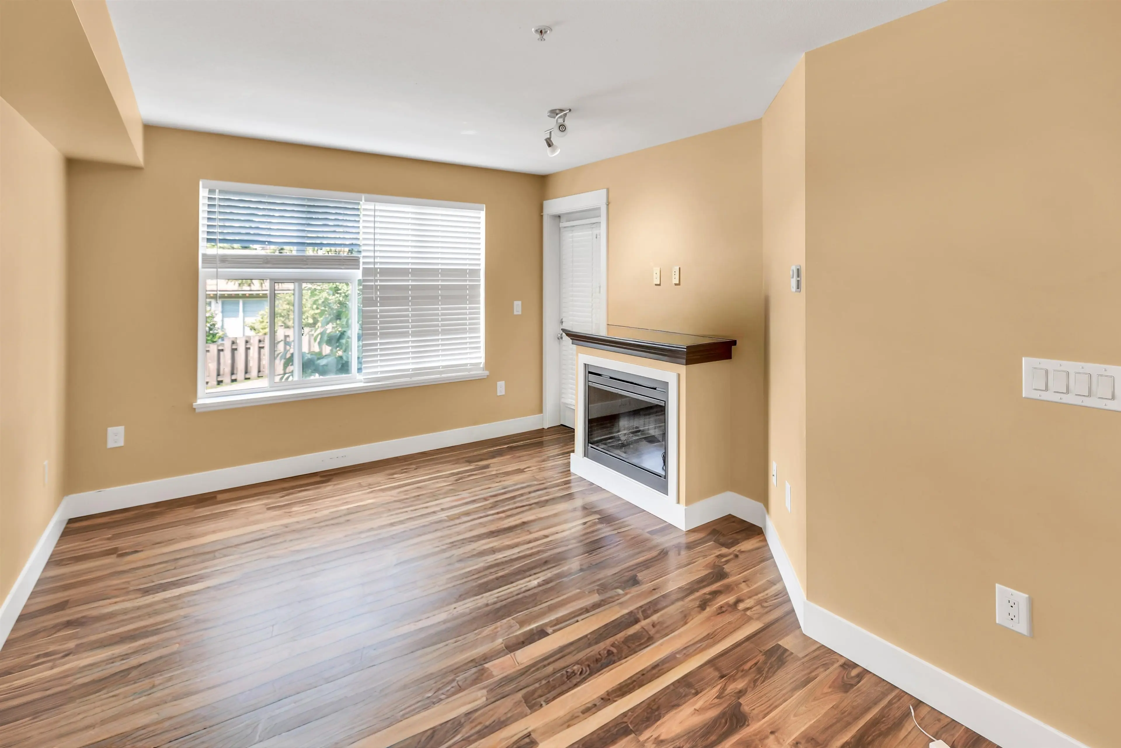 Property at #209 2515 PARK DRIVE, Abbotsford, BC