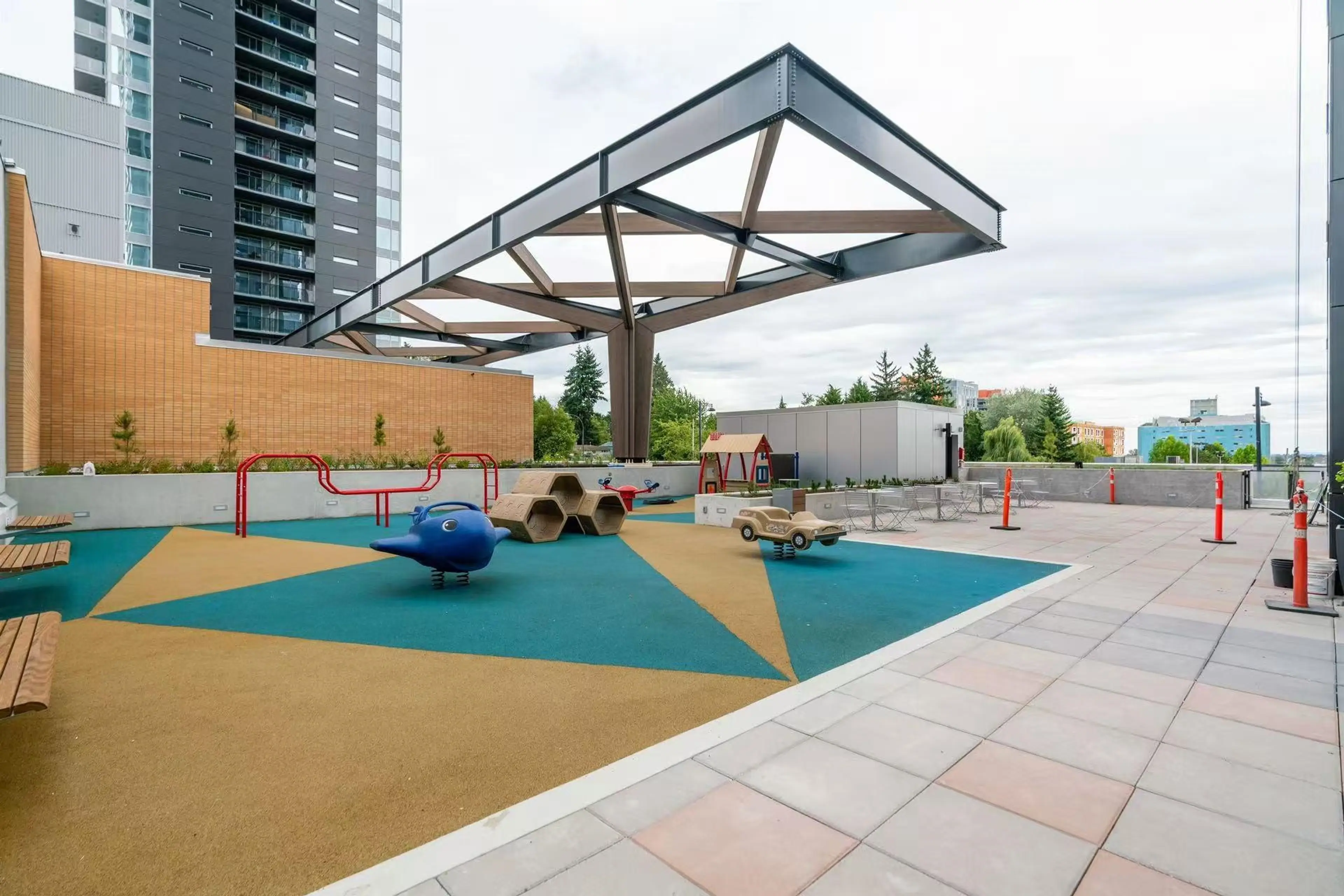 Property at #811 13615 FRASER HIGHWAY, Surrey, BC