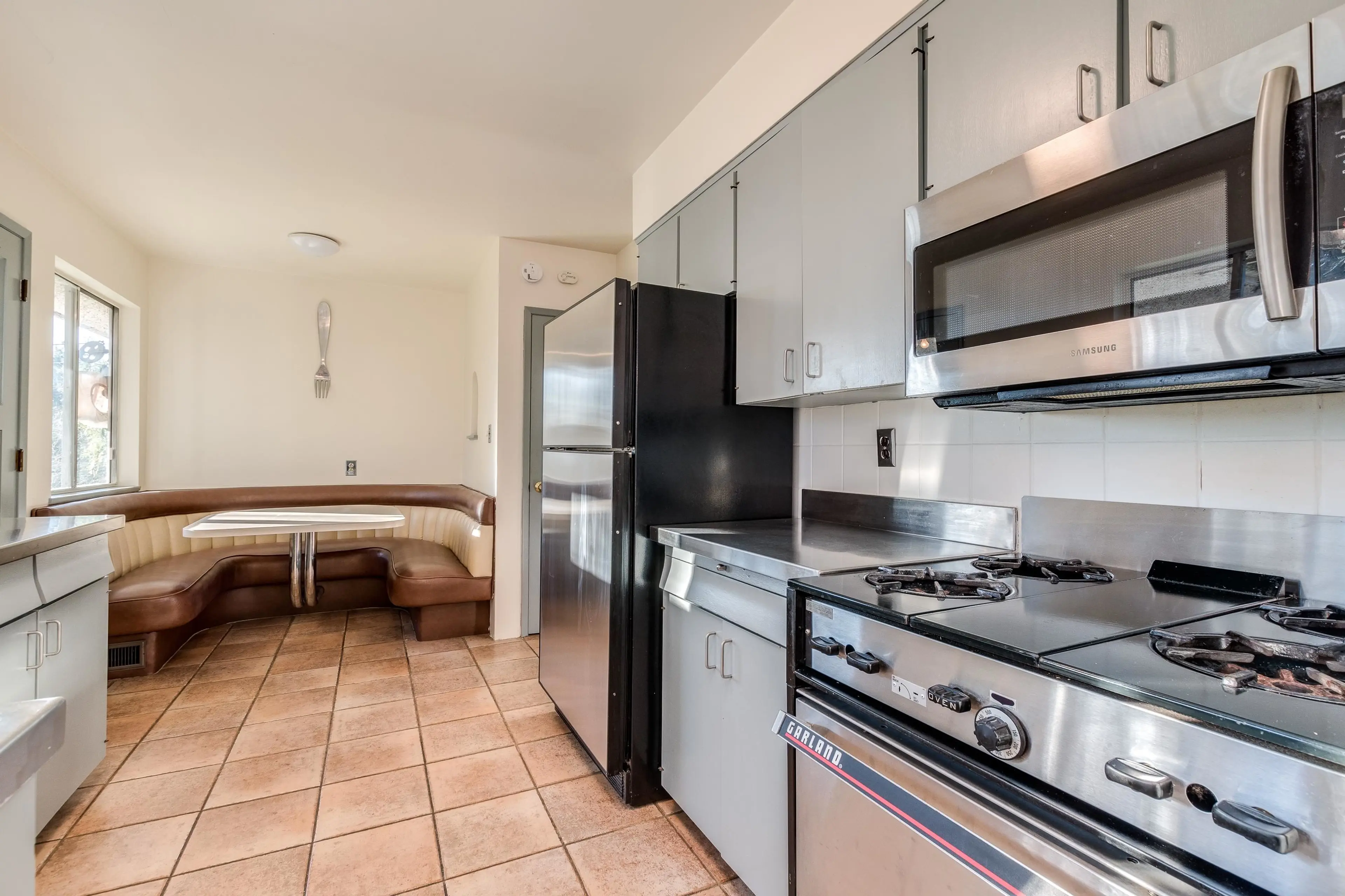 Property at 7046 HILLVIEW STREET, Burnaby, BC