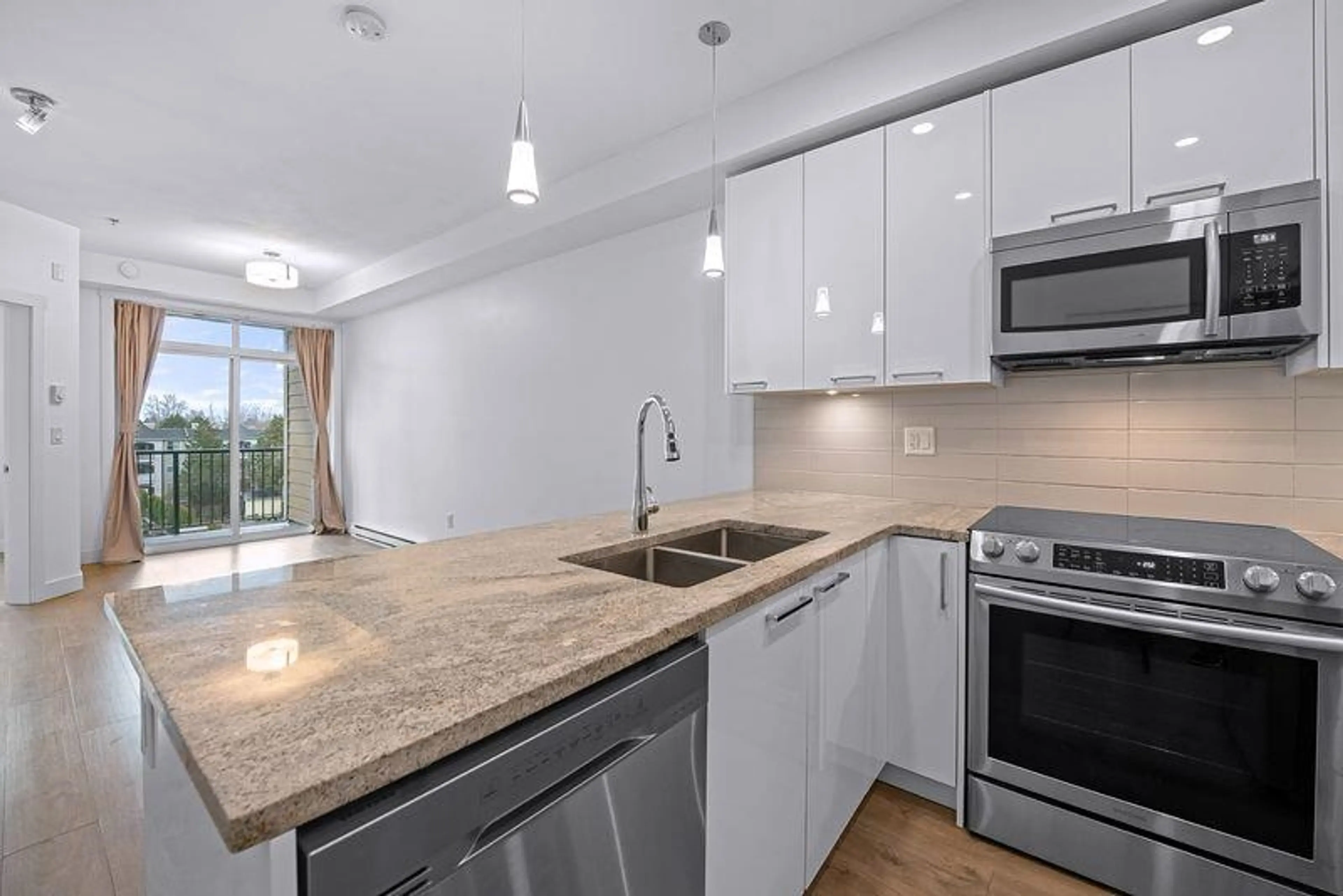 Property at #401 20696 EASTLEIGH CRESCENT, Langley, BC