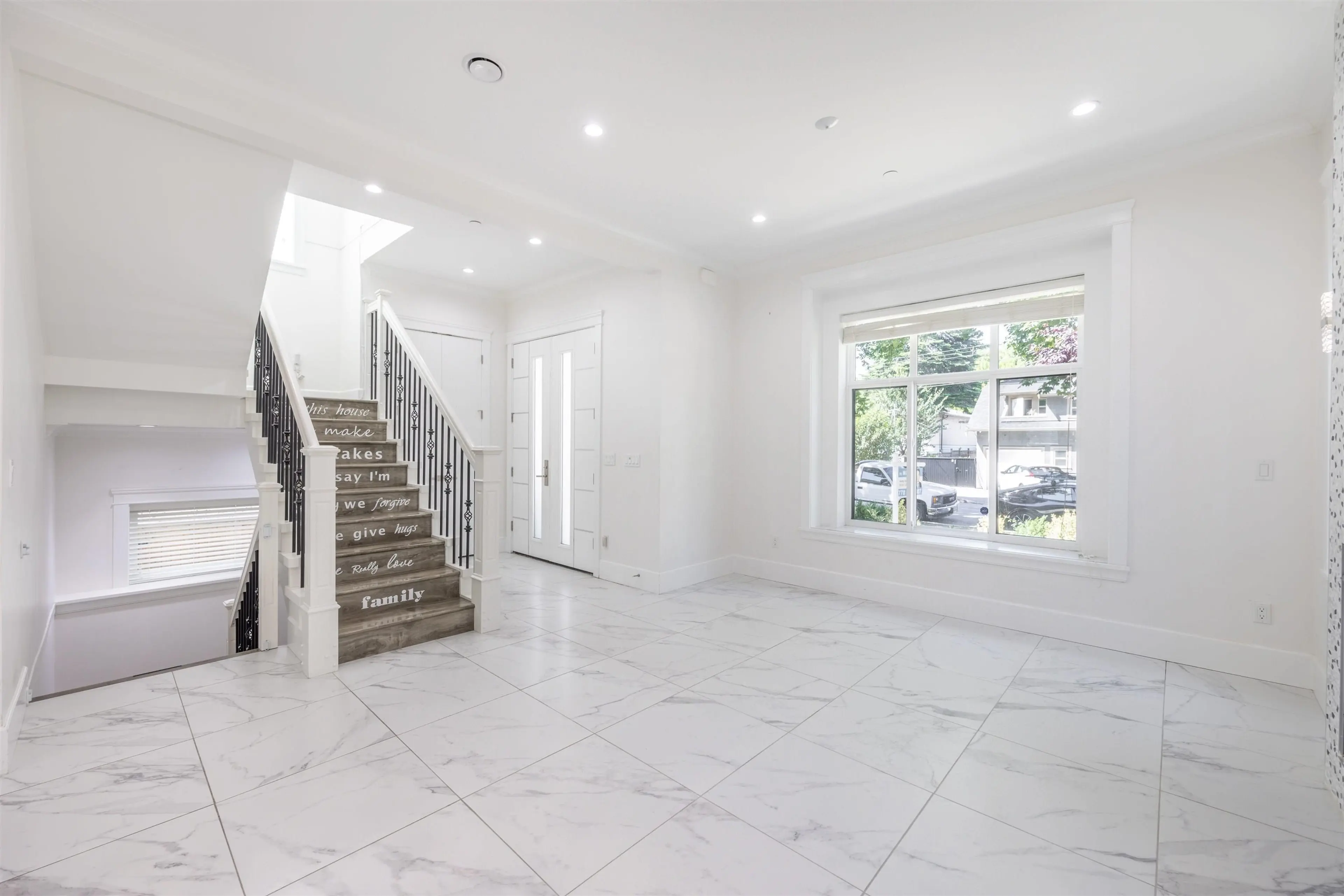 Property at 172 ONTARIO PLACE, Vancouver, BC