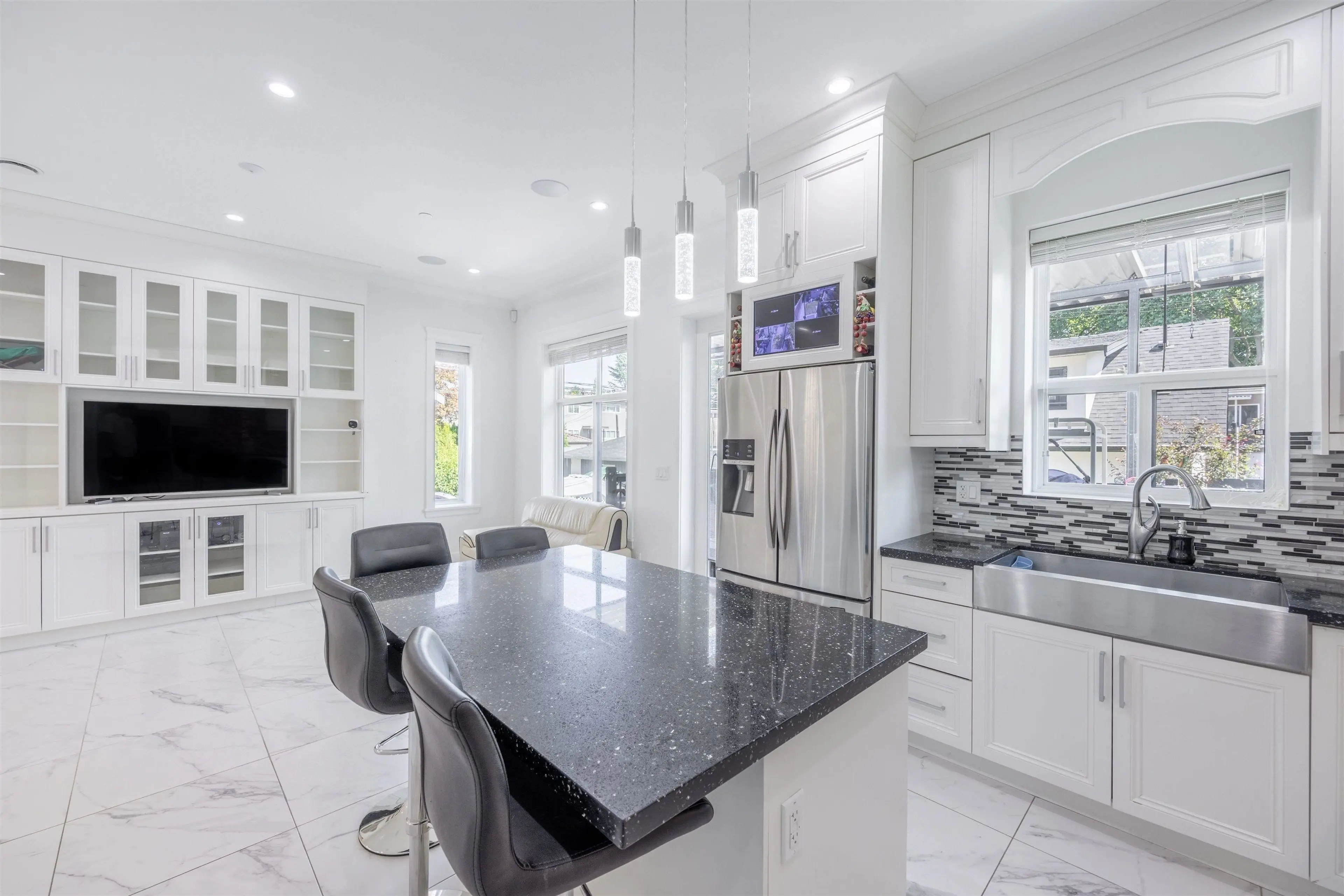 Property at 172 ONTARIO PLACE, Vancouver, BC