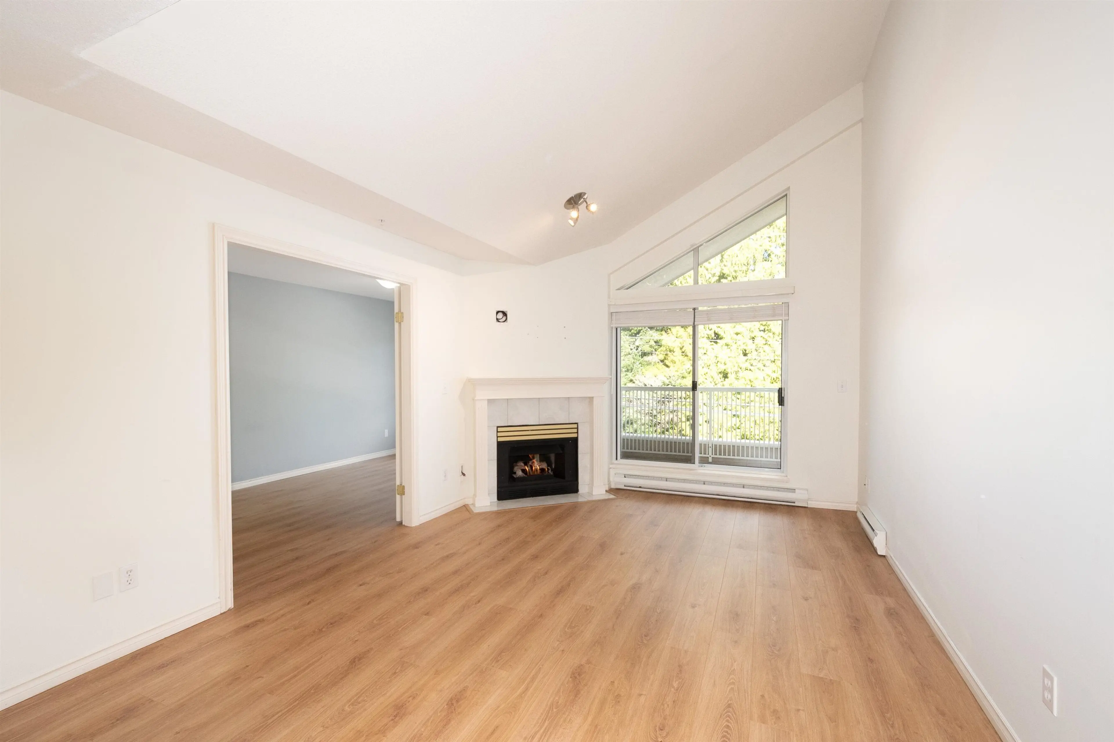 Property at #311 15272 20 AVENUE, Surrey, BC