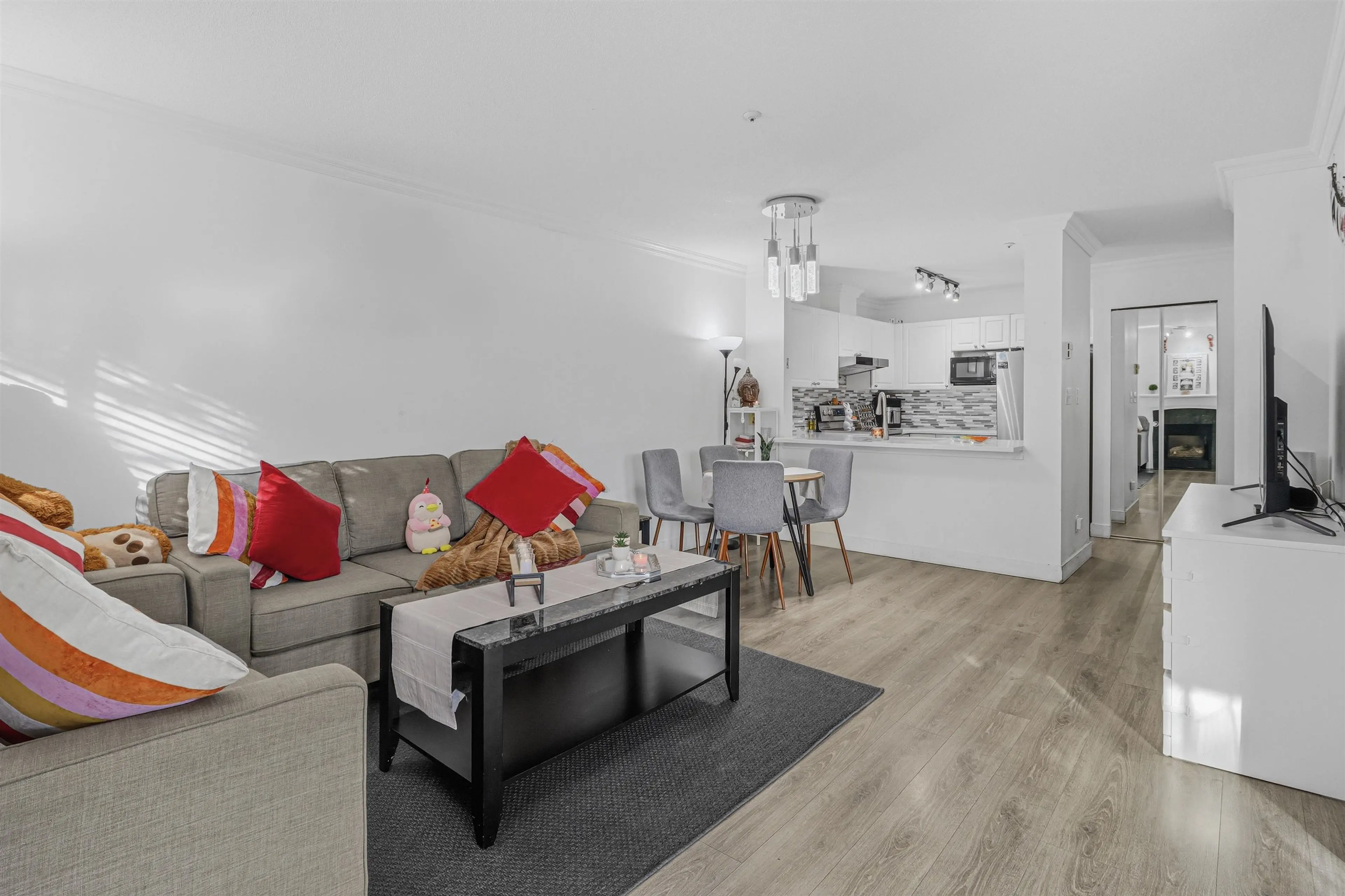 Property at #411 13733 74 AVENUE, Surrey, BC