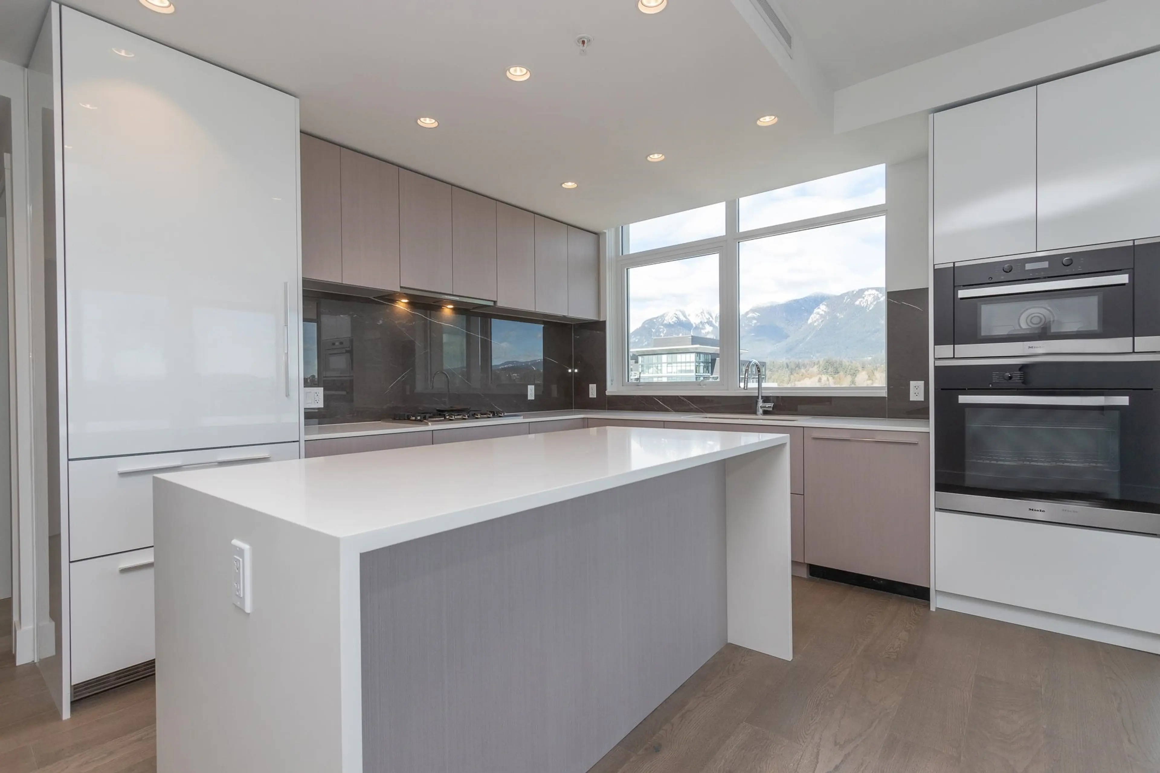 Property at #1701 1632 LIONS GATE LANE, North Vancouver, BC