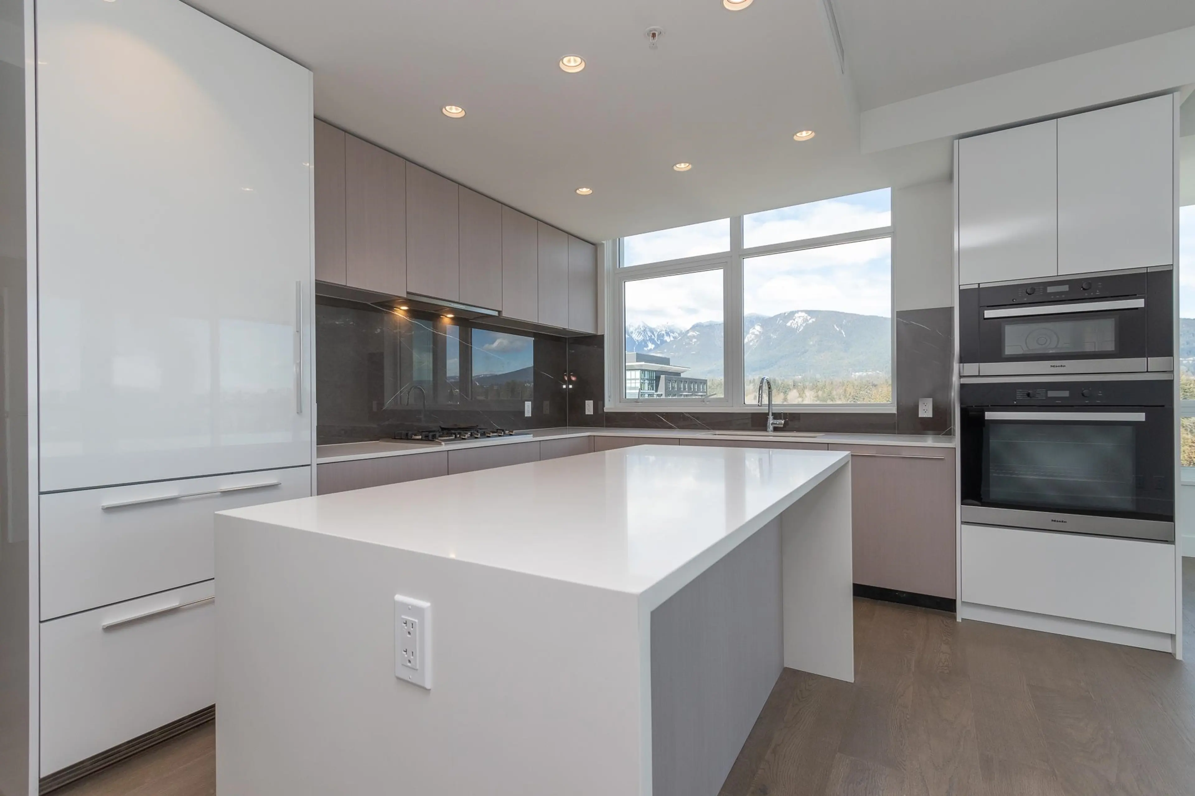 Property at #1701 1632 LIONS GATE LANE, North Vancouver, BC