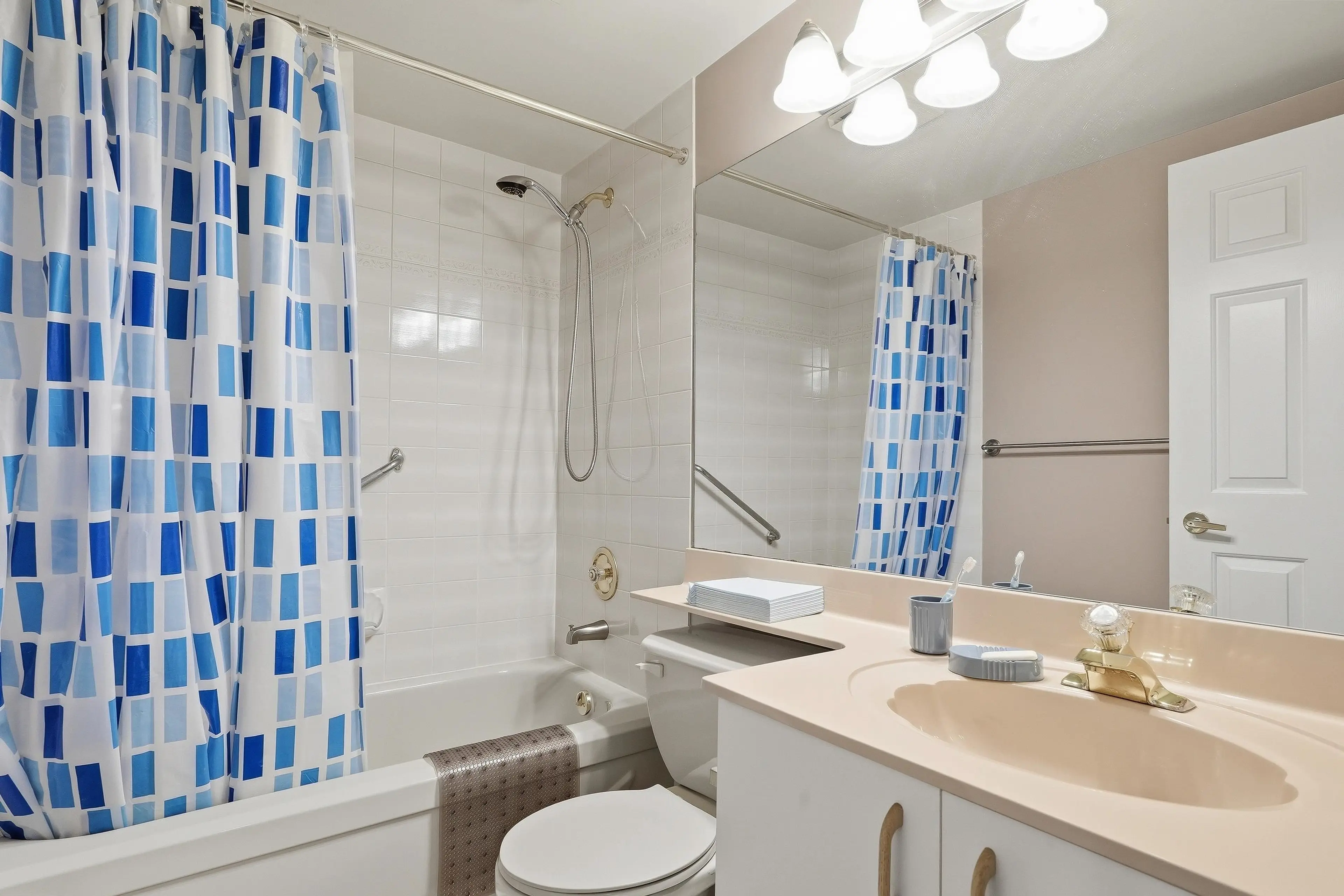 Property at #203 5550 14B AVENUE, Delta, BC