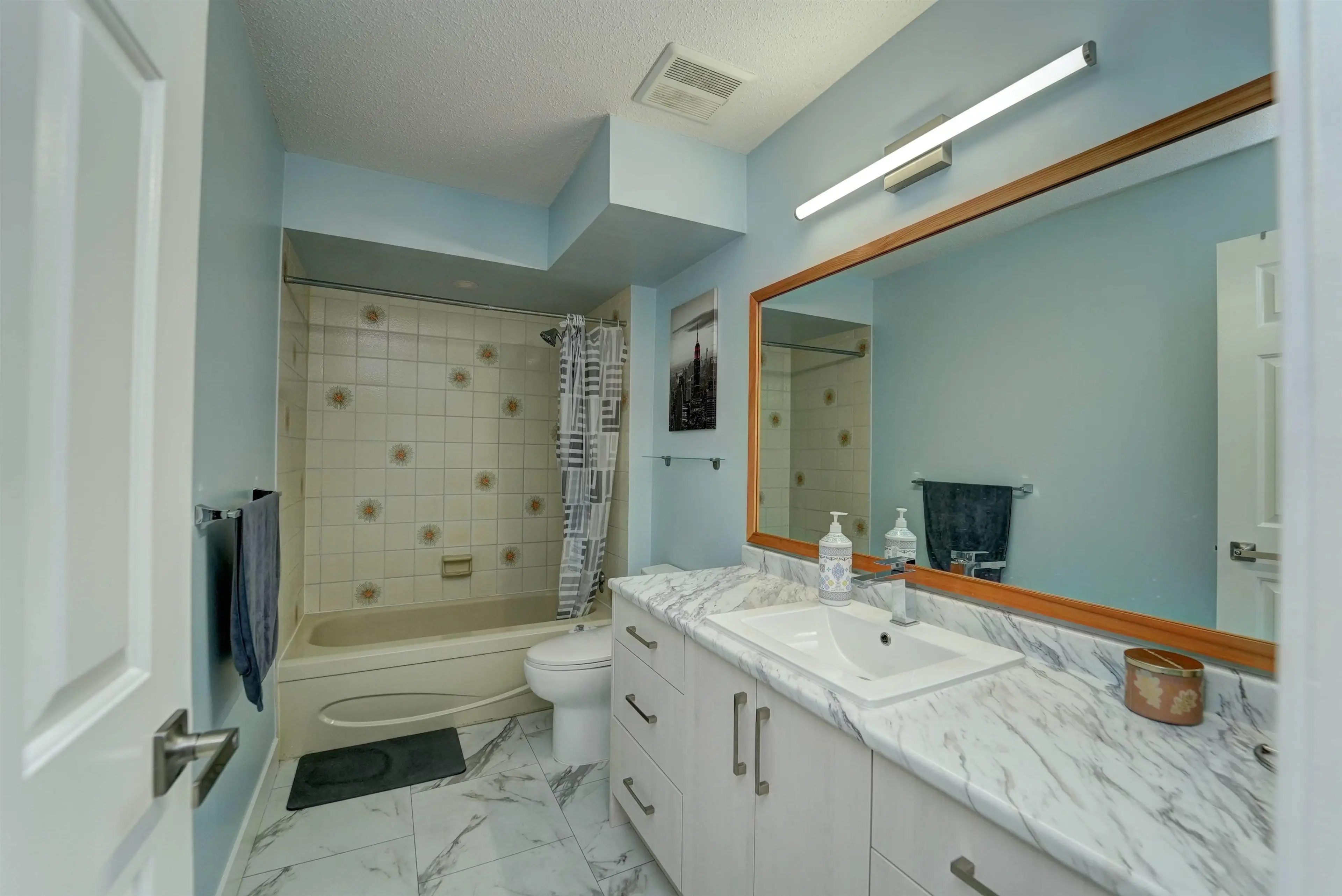 Property at #202 33450 GEORGE FERGUSON WAY, Abbotsford, BC