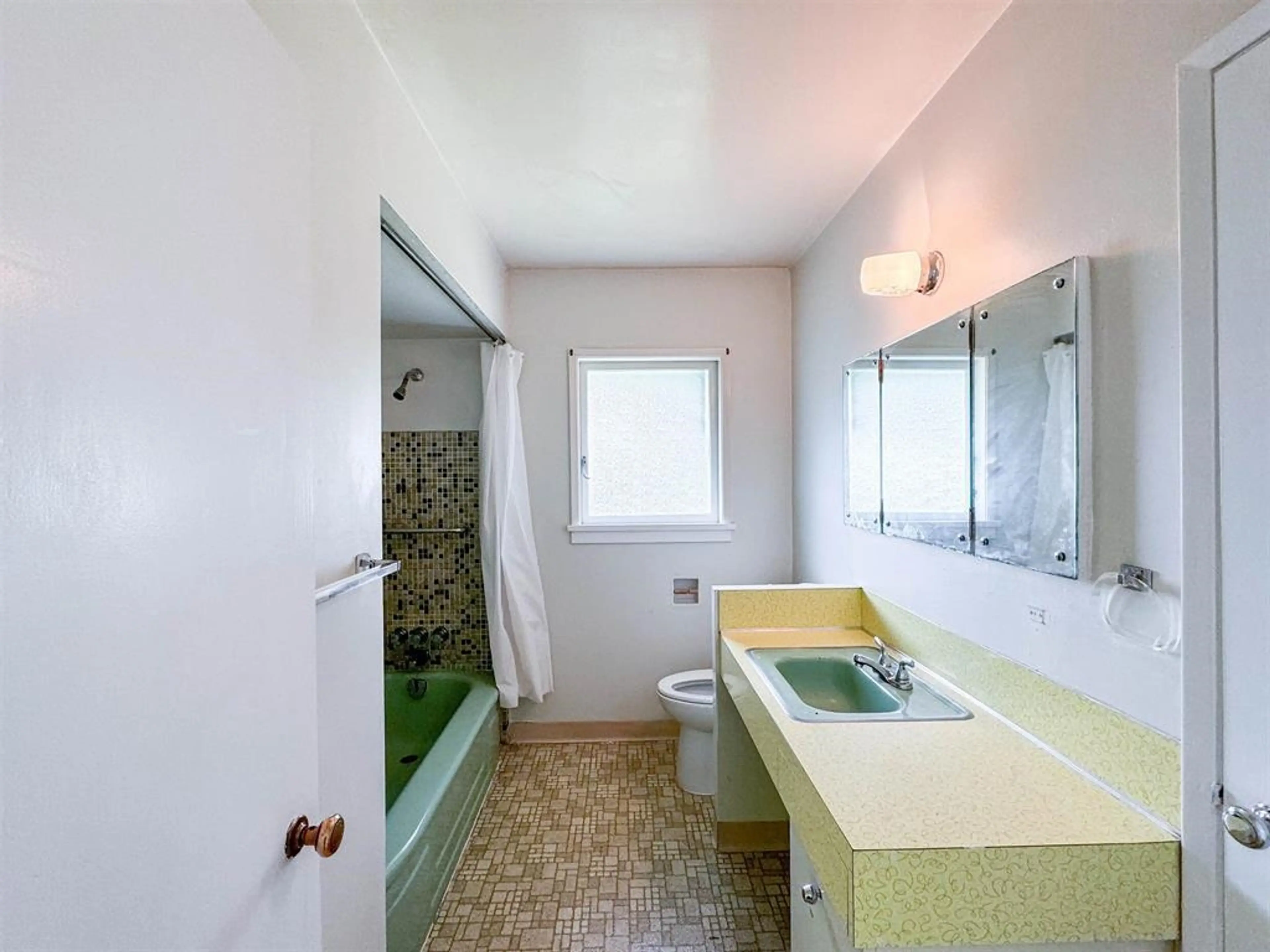 Property at 4922 QUEENSLAND ROAD, Vancouver, BC