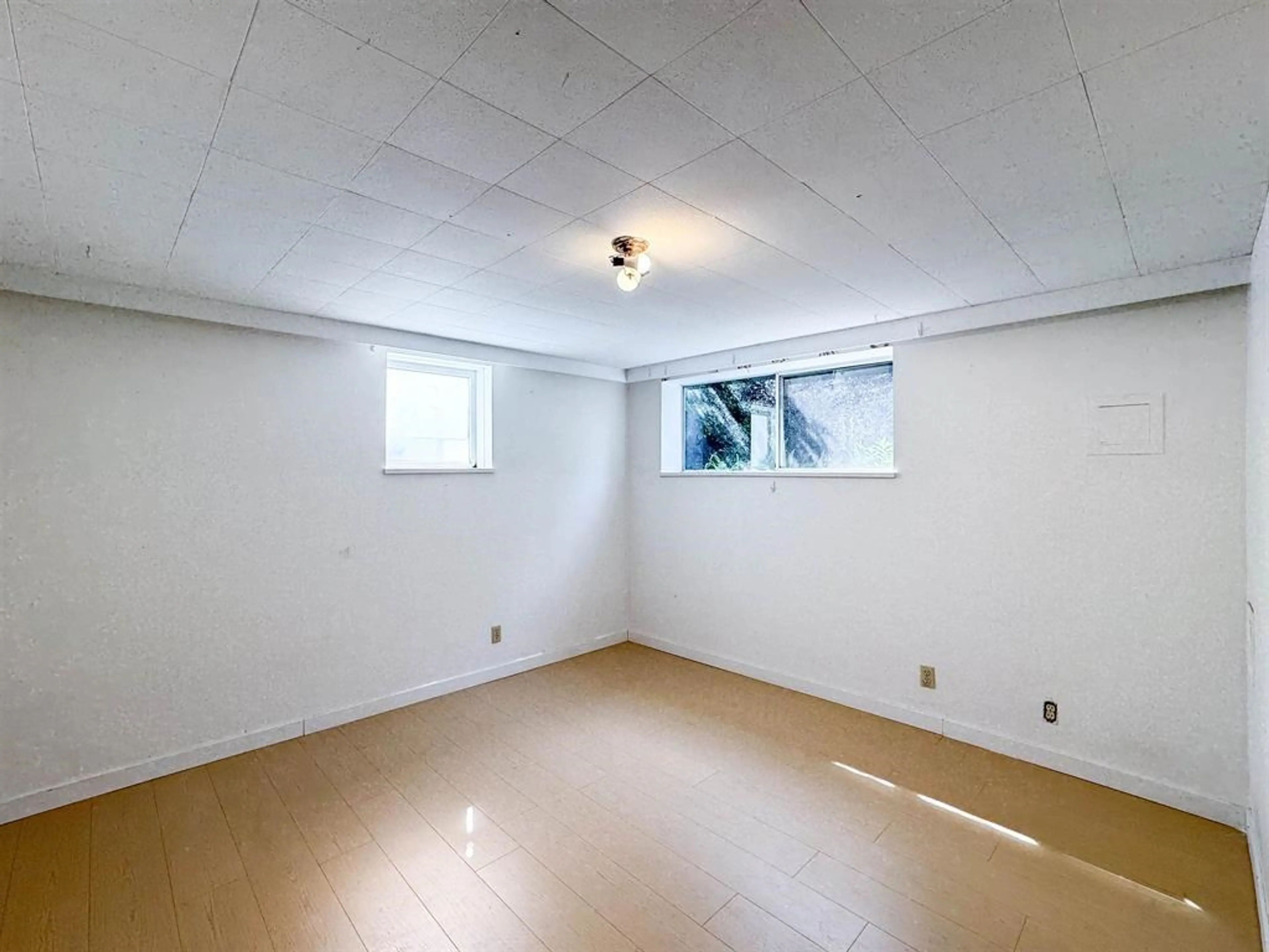 Property at 4922 QUEENSLAND ROAD, Vancouver, BC