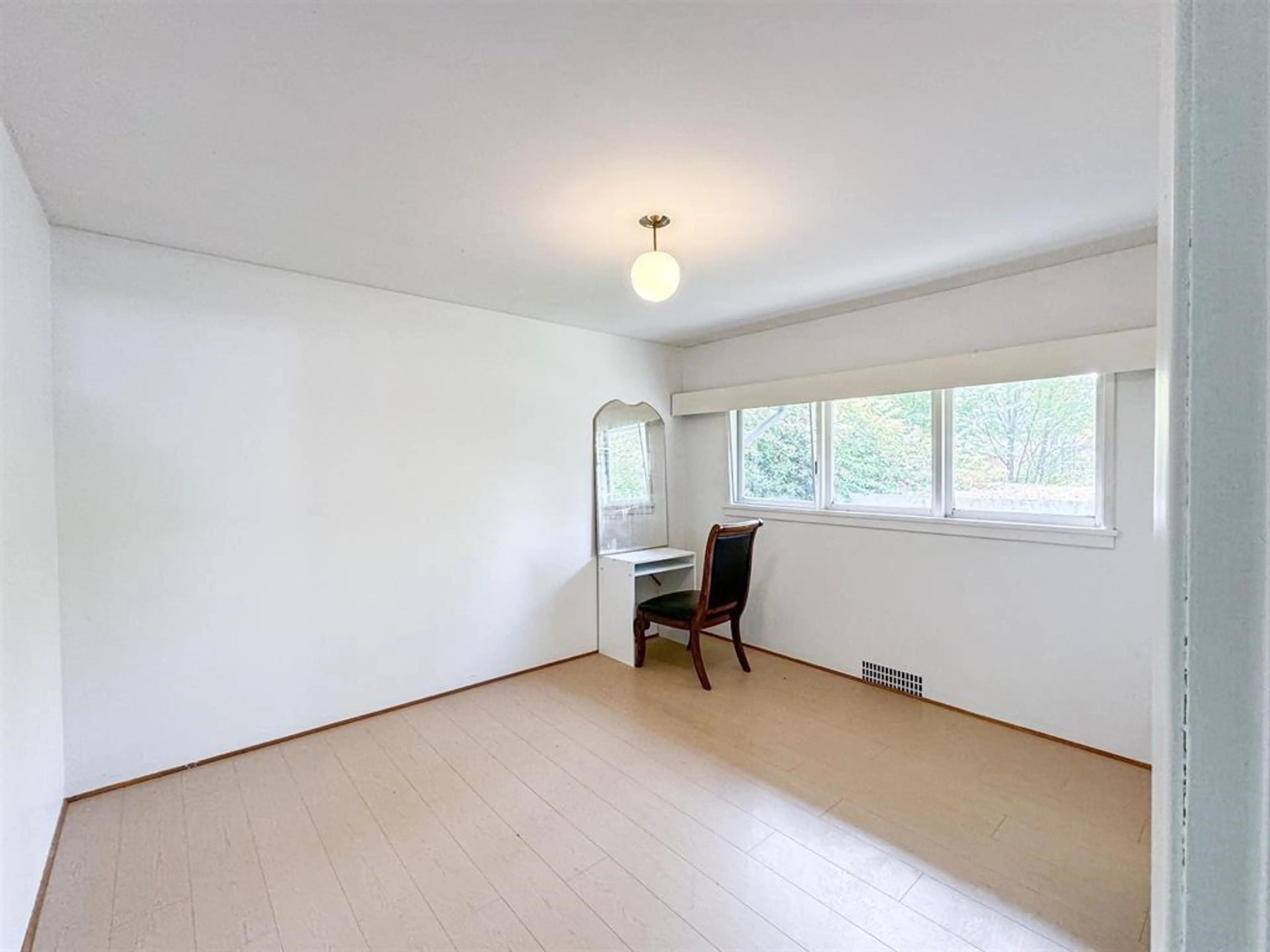 Property at 4922 QUEENSLAND ROAD, Vancouver, BC