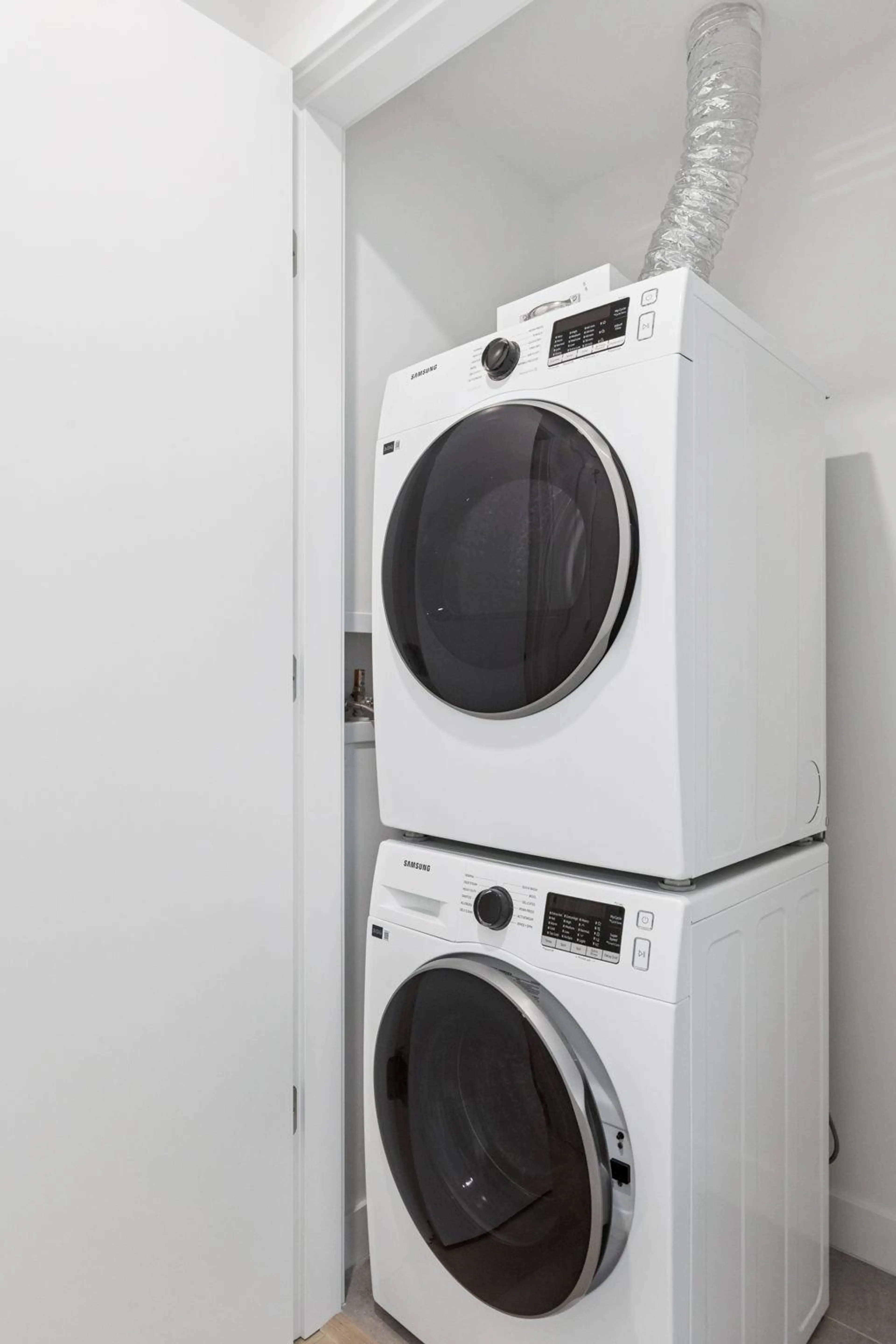 Property at #2302 6468 WILLINGDON AVENUE, Burnaby, BC