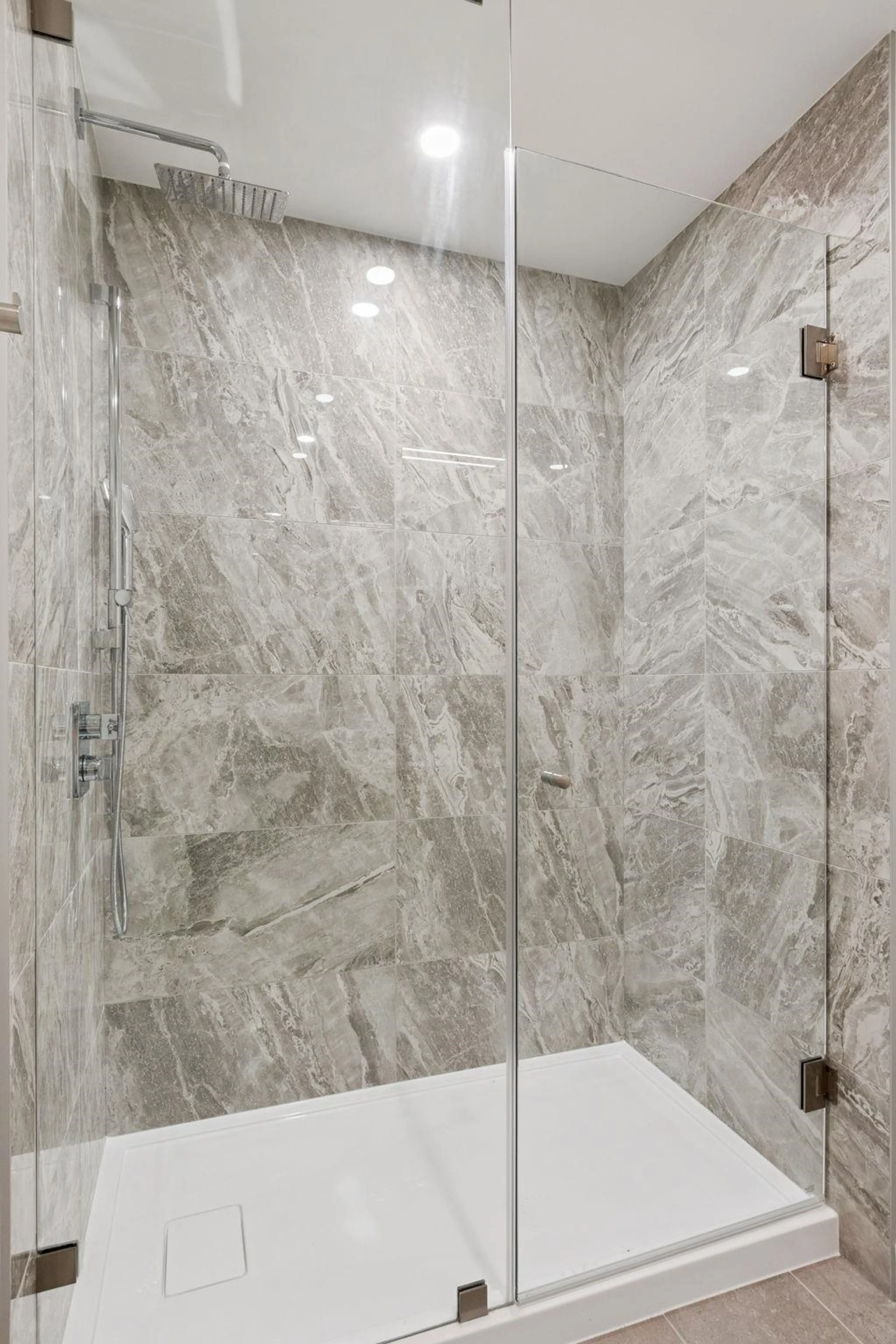 Property at #2302 6468 WILLINGDON AVENUE, Burnaby, BC