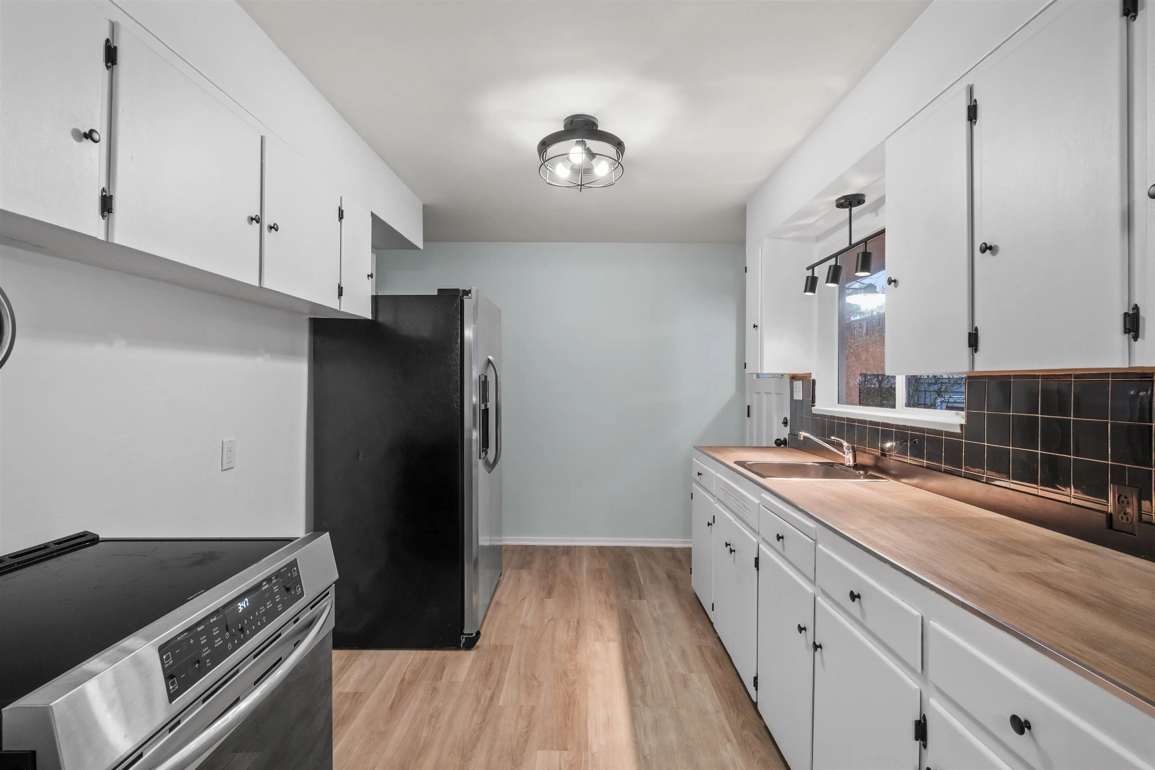 Property at 2525 WESTERN AVENUE, North Vancouver, BC