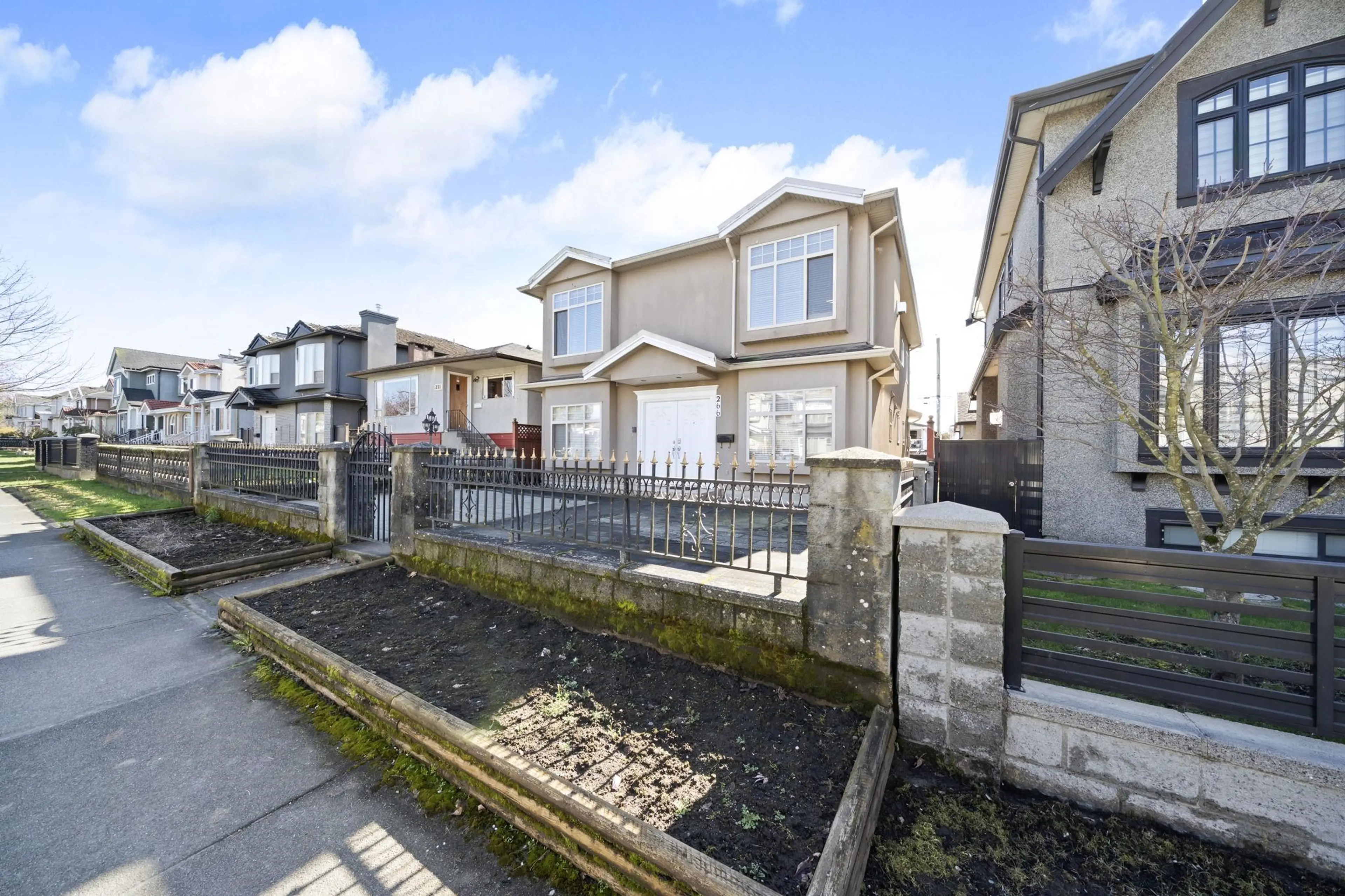 Property at 266 E 55TH AVENUE, Vancouver, BC