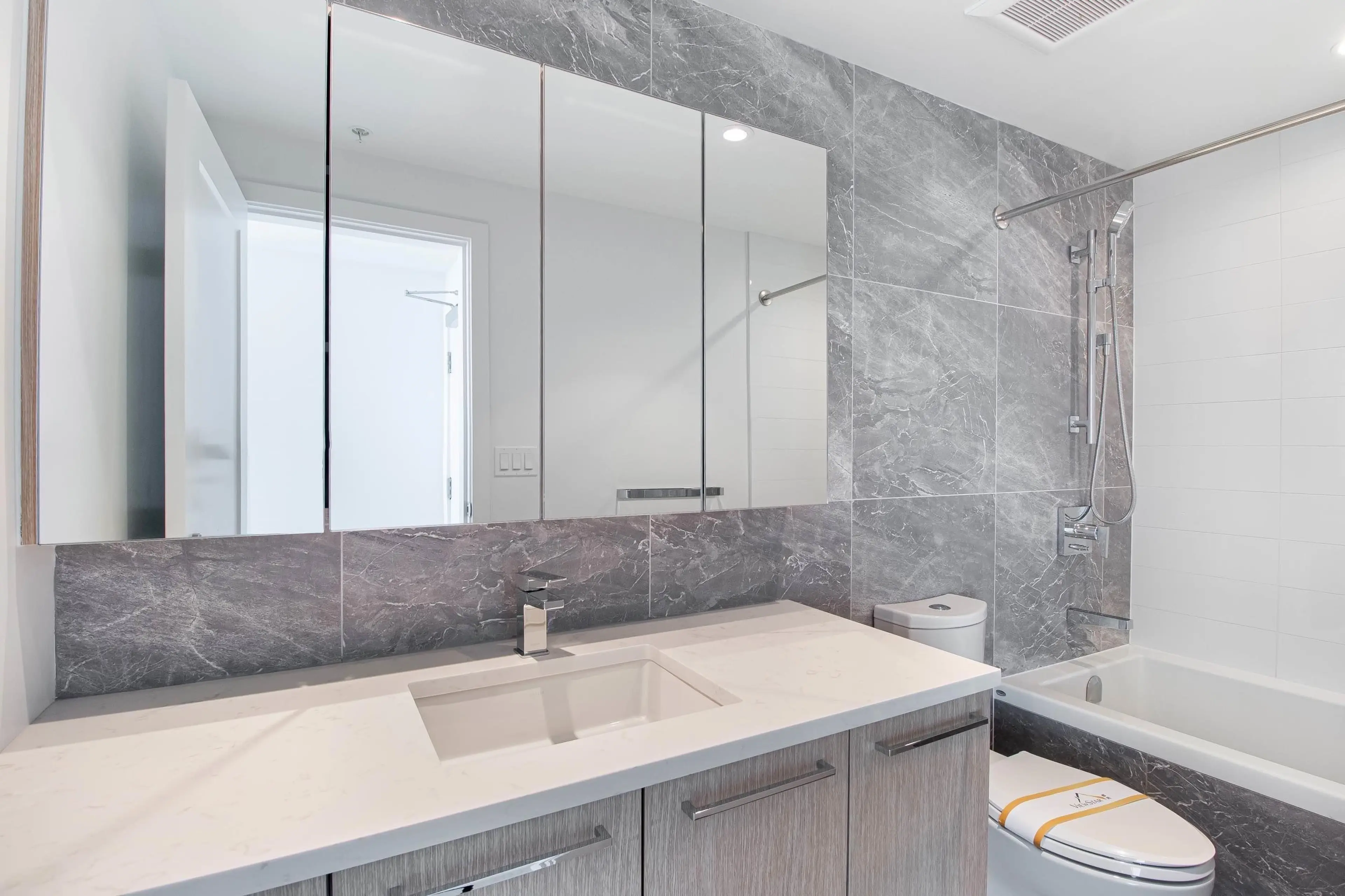 Property at #1502 3331 NO. 3 ROAD, Richmond, BC