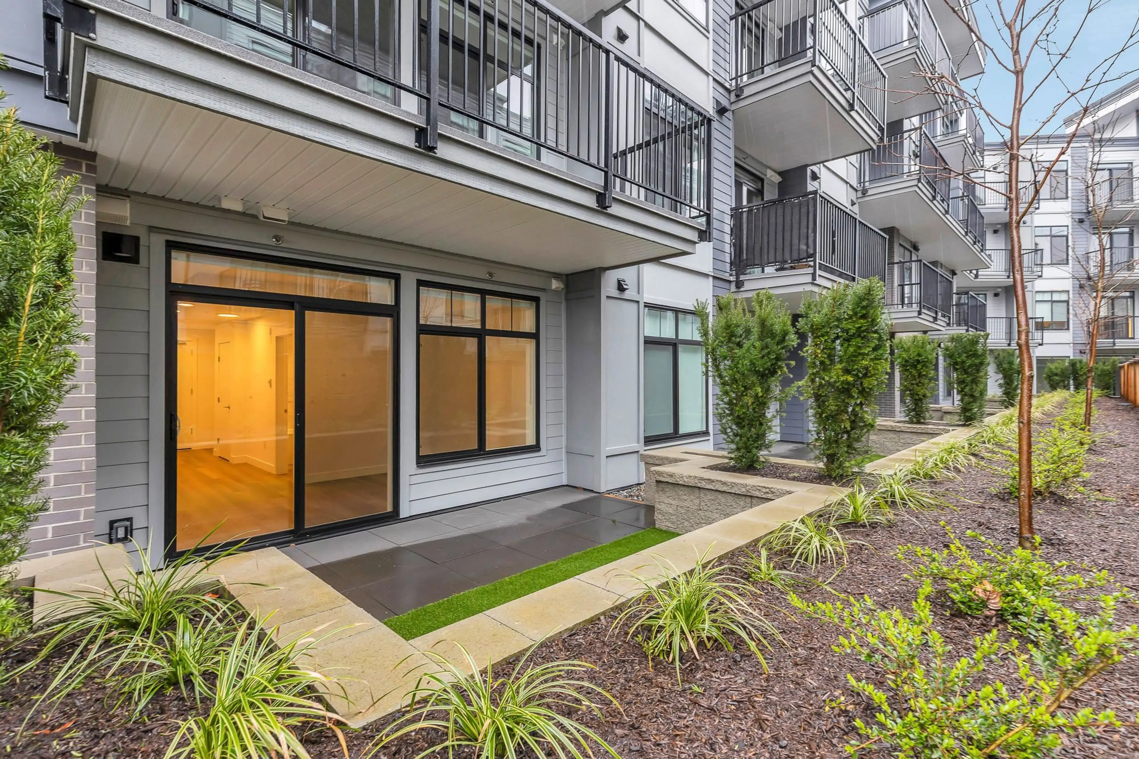 Property at #204 33820 SOUTH FRASER WAY, Abbotsford, BC