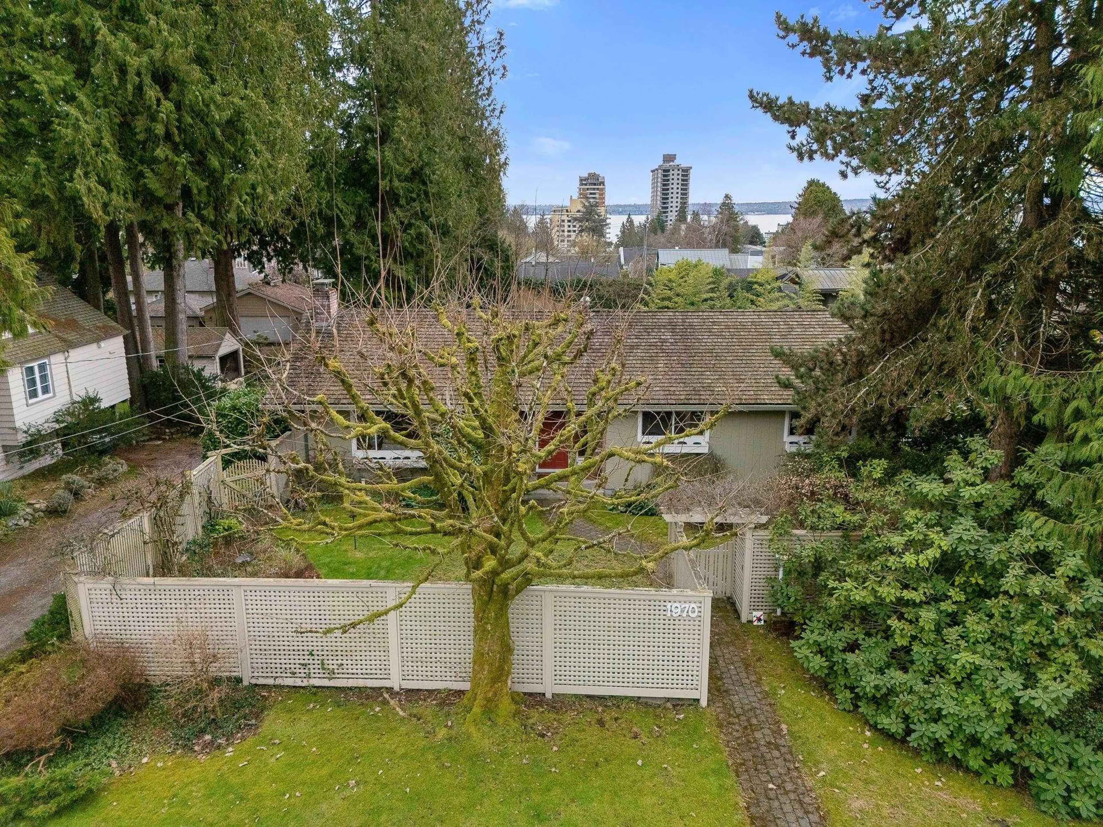 Property at 1970 GORDON AVENUE, West Vancouver, BC